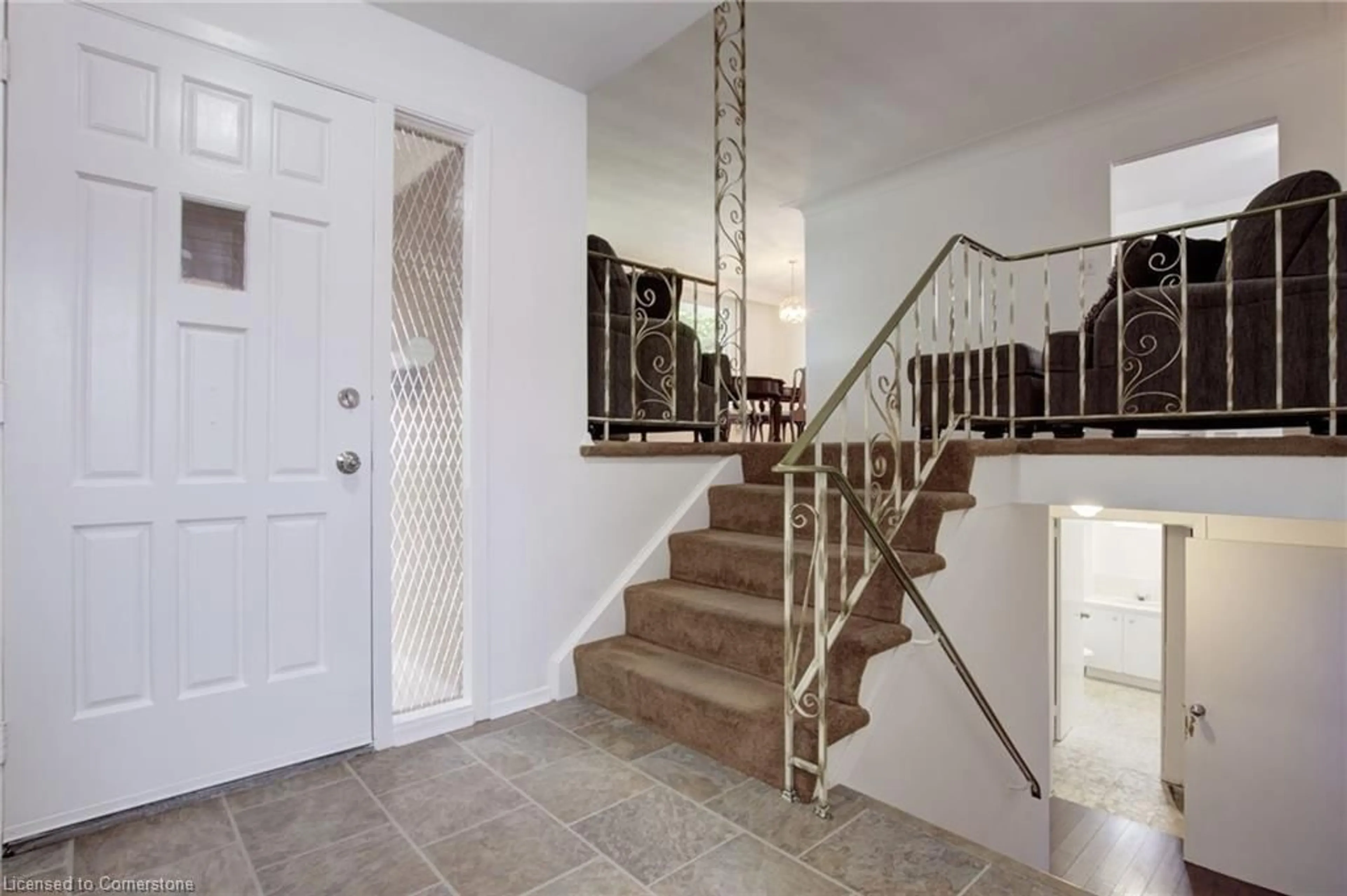 Indoor entryway, cement floor for 47 Jasmine St, Hamilton Ontario L8V 2N1