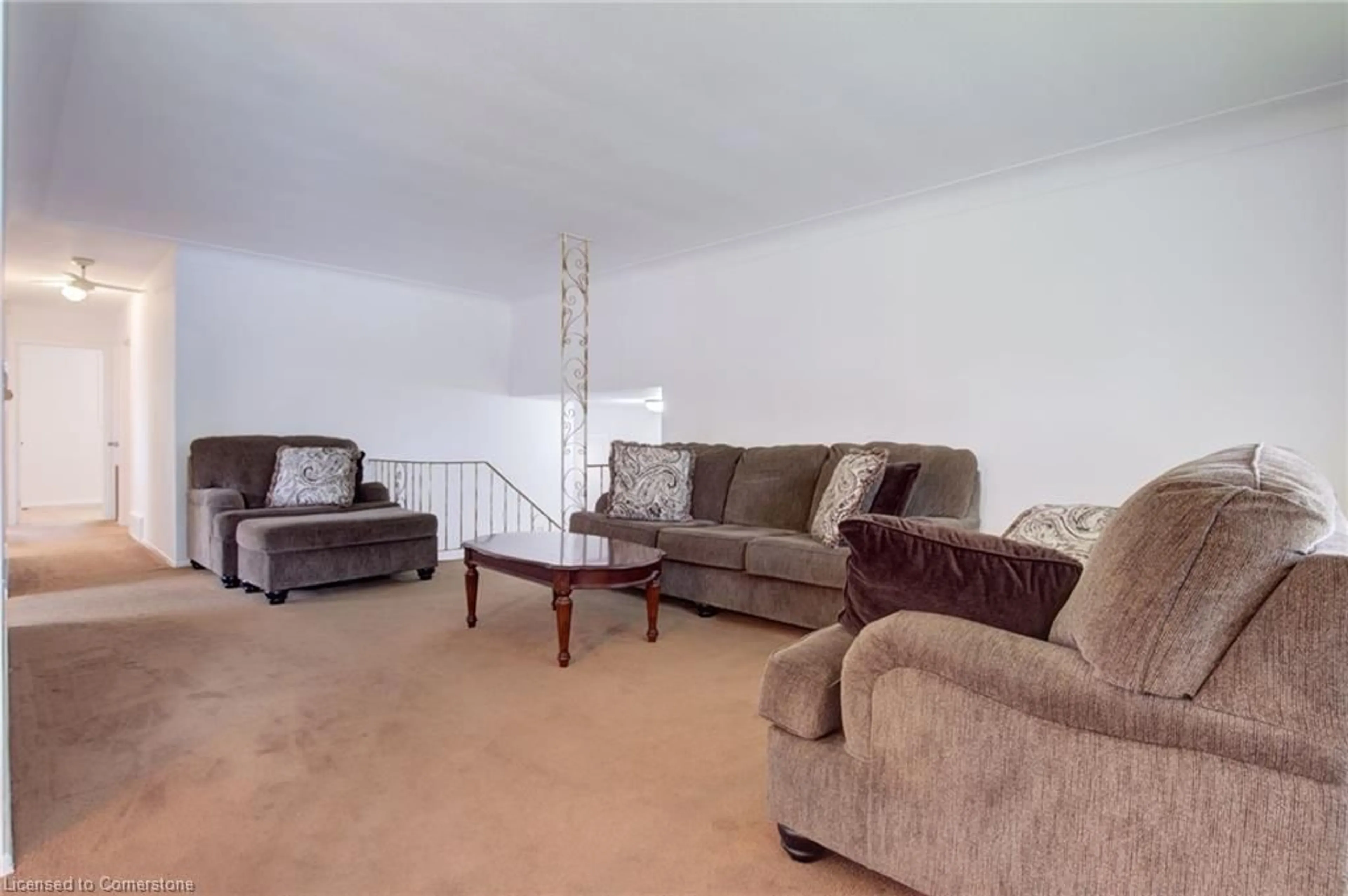 Living room, carpet floors for 47 Jasmine St, Hamilton Ontario L8V 2N1