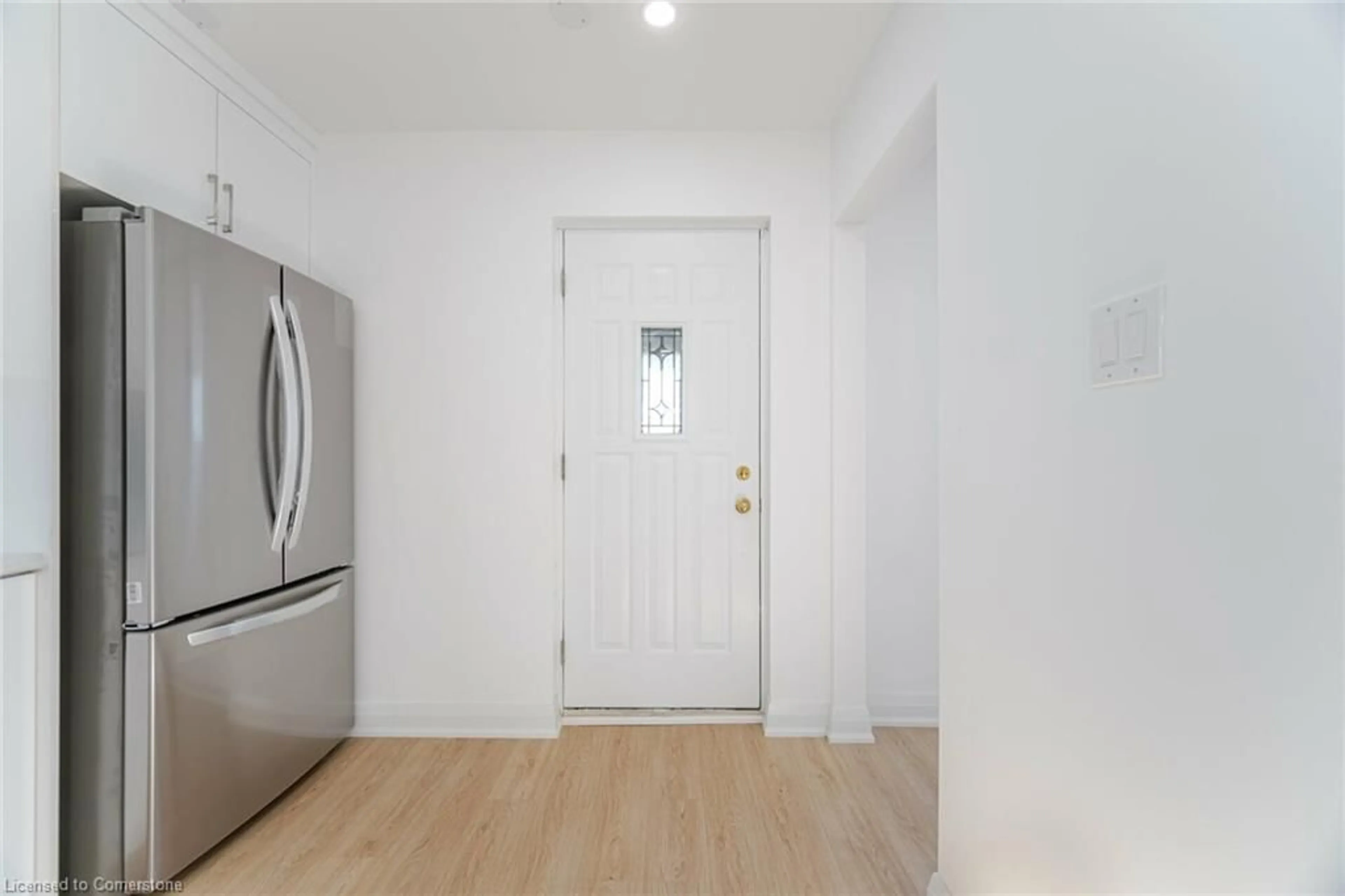 Indoor entryway, wood floors for 31 Garside Ave, Hamilton Ontario L8K 2V7