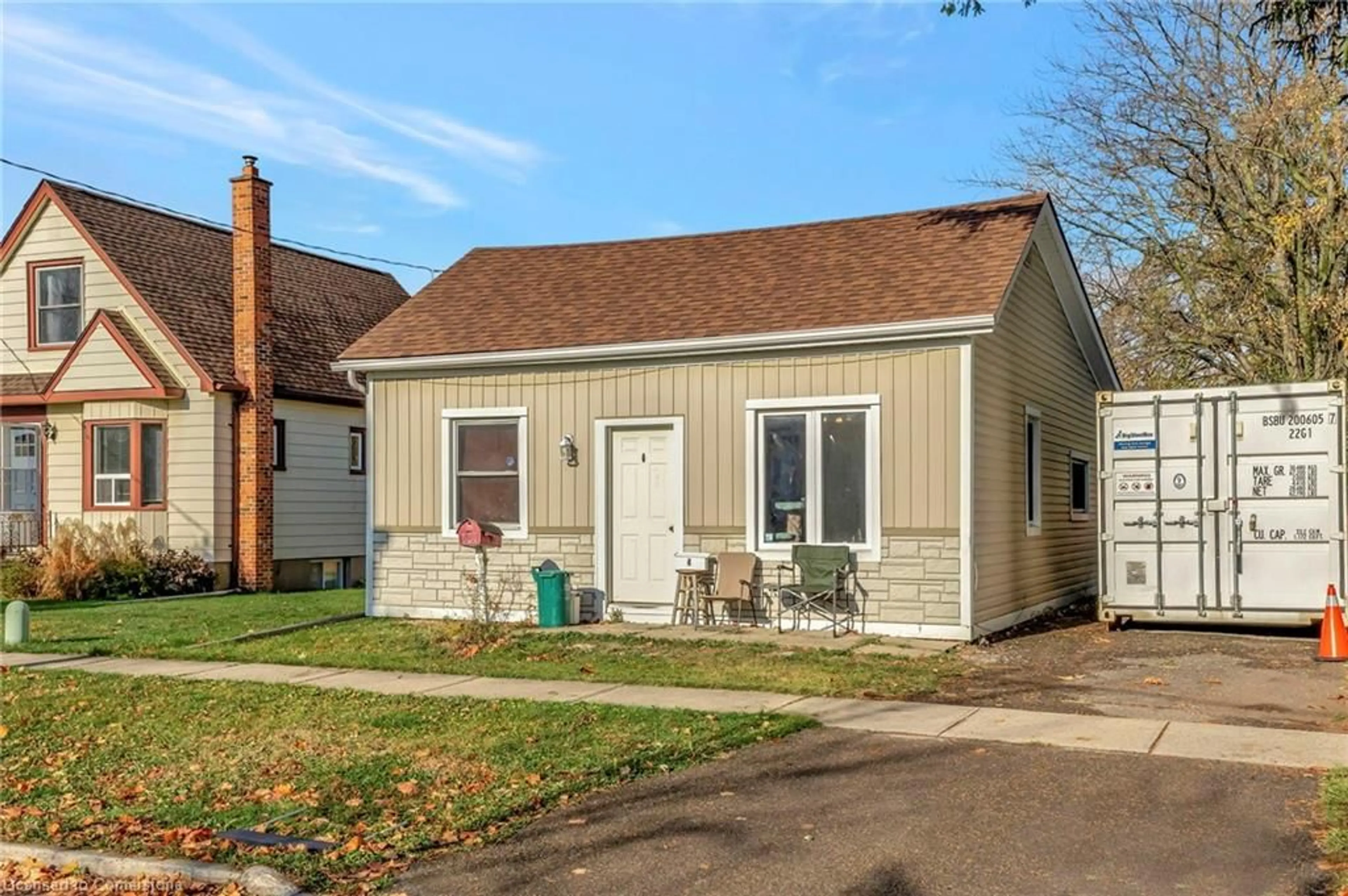 Frontside or backside of a home, cottage for 4 Rebecca St, St. Catharines Ontario L2S 2G8