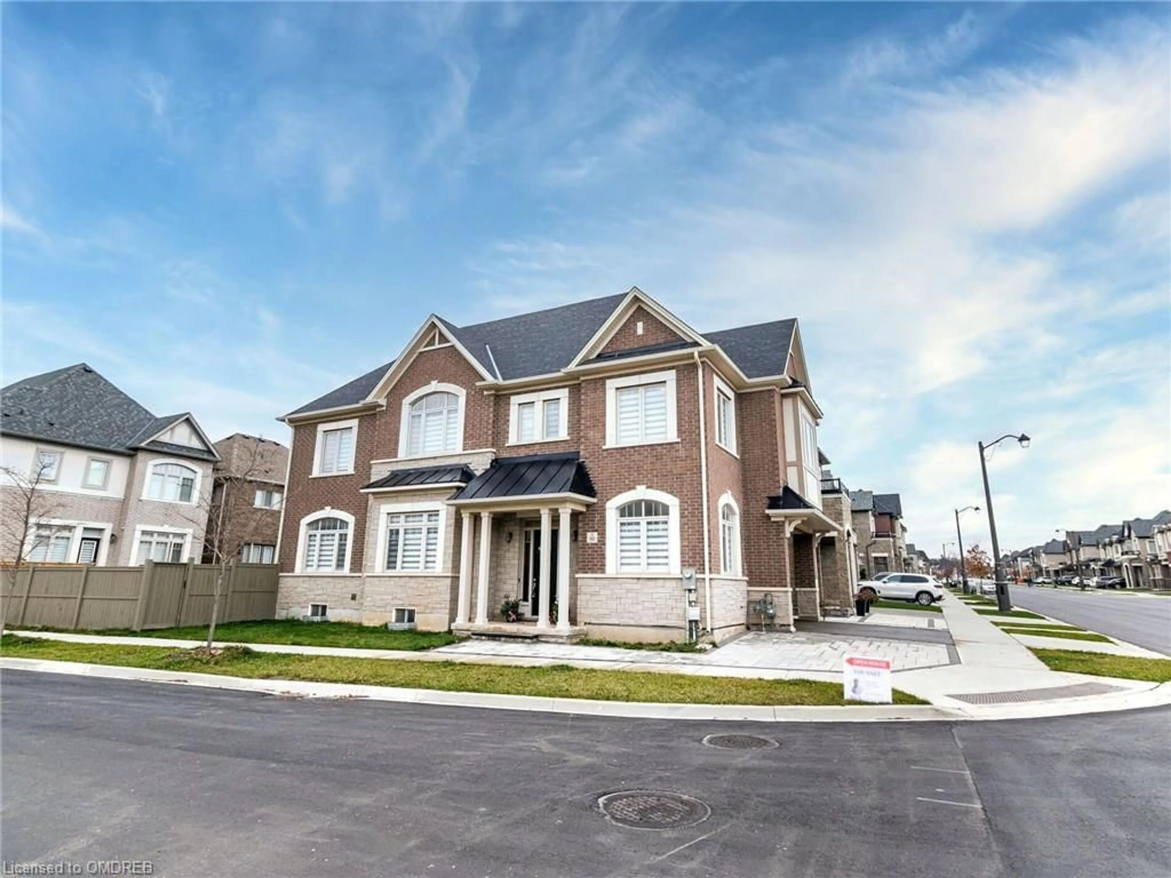 A pic from exterior of the house or condo, the street view for 95 Viva Gardens Gdns, Oakville Ontario L6H 0Z2