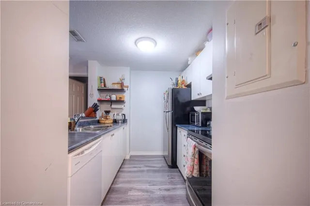 Additional property image - 45 Cedarhill Cres Unit 10C