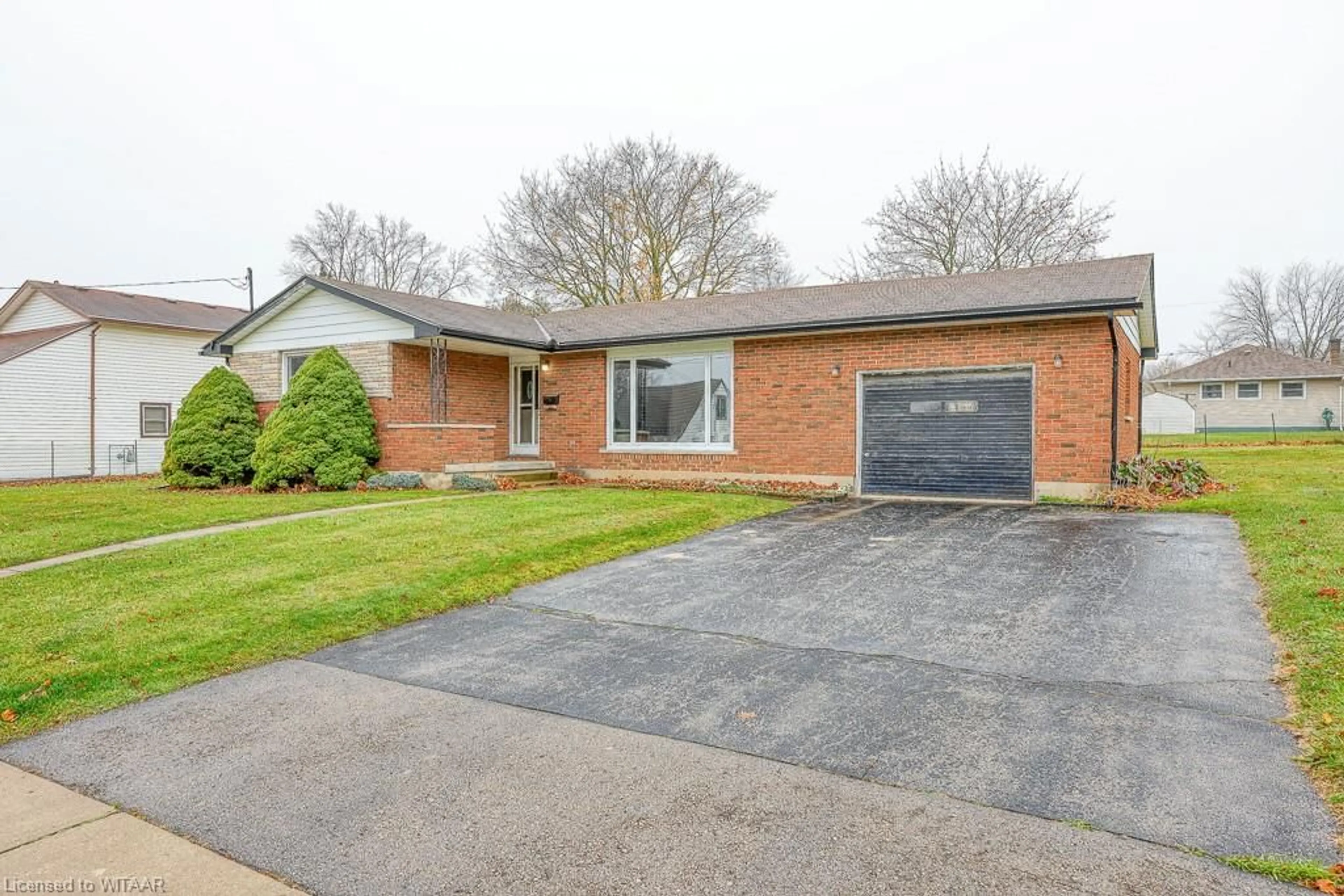 Home with brick exterior material for 253 Evelyn Ave, Ingersoll Ontario N5C 2B2