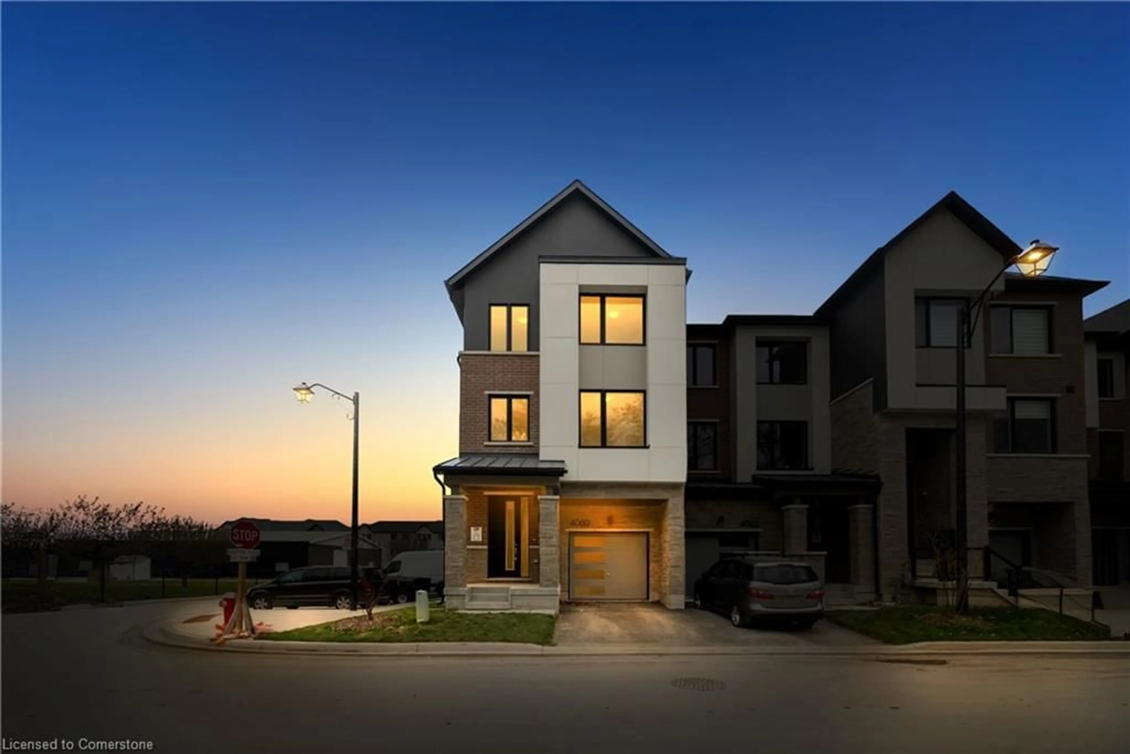 A pic from exterior of the house or condo, the street view for 4060 Kadic Terr, Mississauga Ontario L5M 2S8