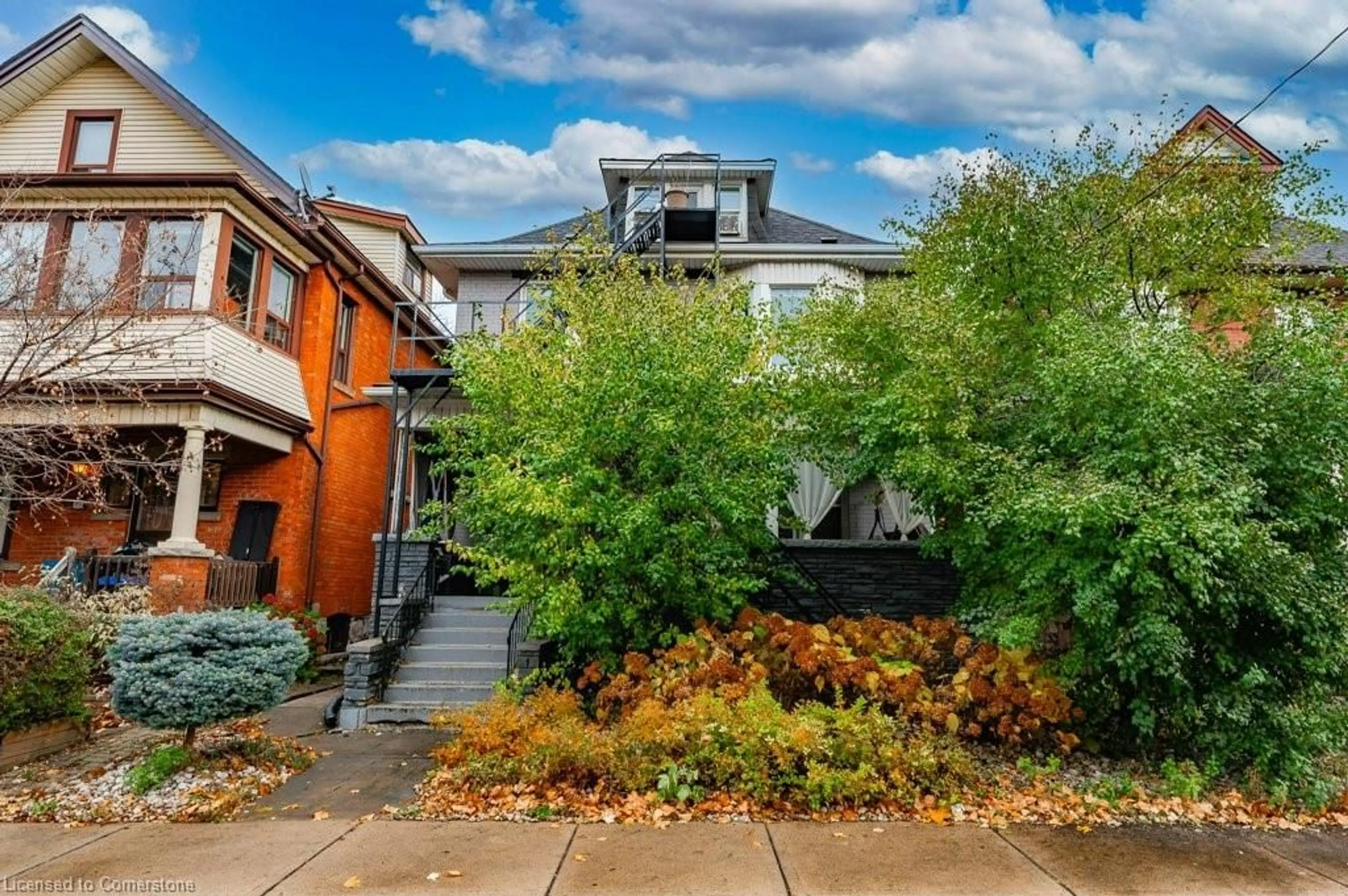 A pic from exterior of the house or condo, the street view for 95 Spadina Ave, Hamilton Ontario L8M 2X4