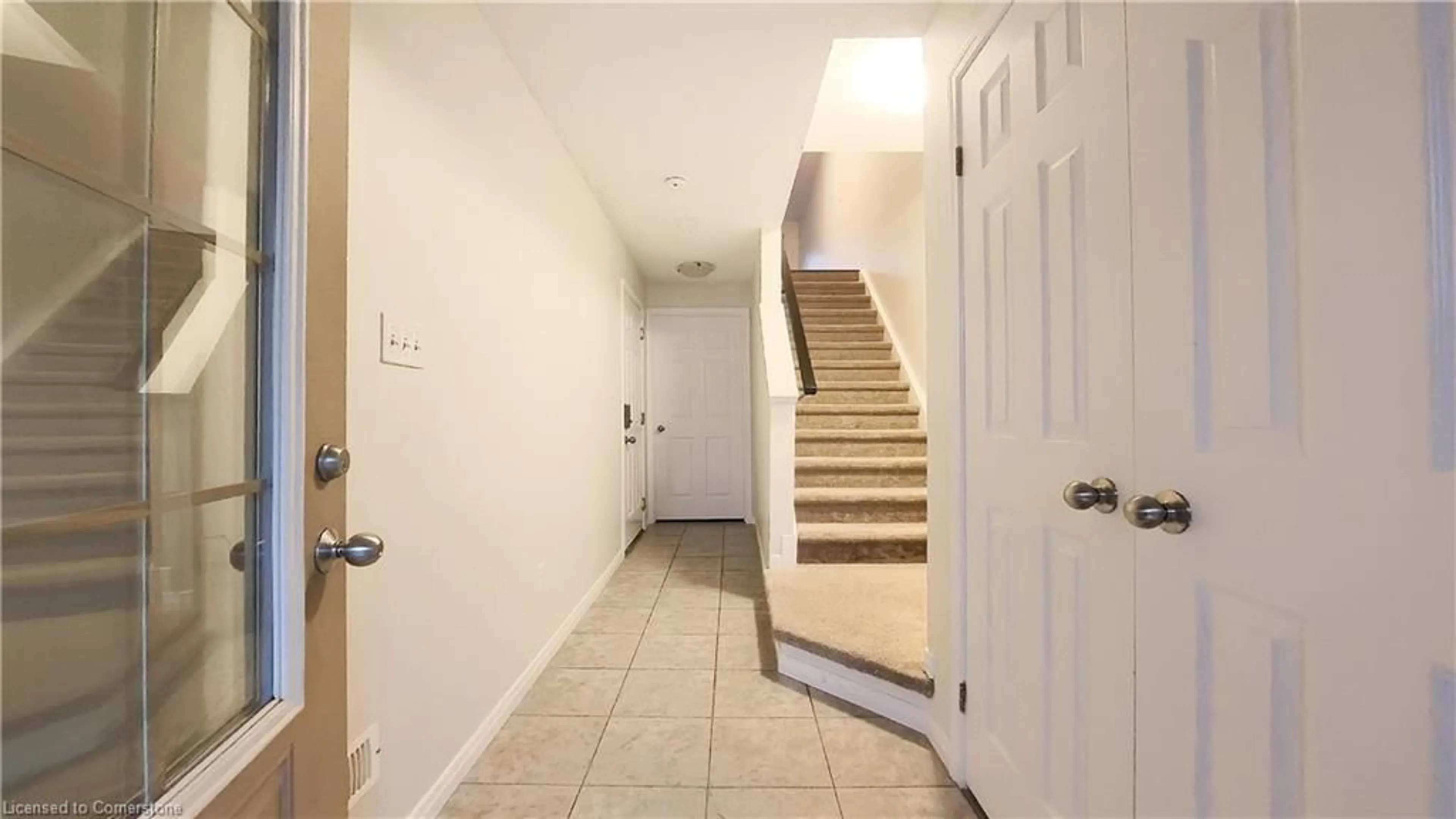 Indoor foyer, wood floors for 184 Maitland St, Kitchener Ontario N2R 0C3