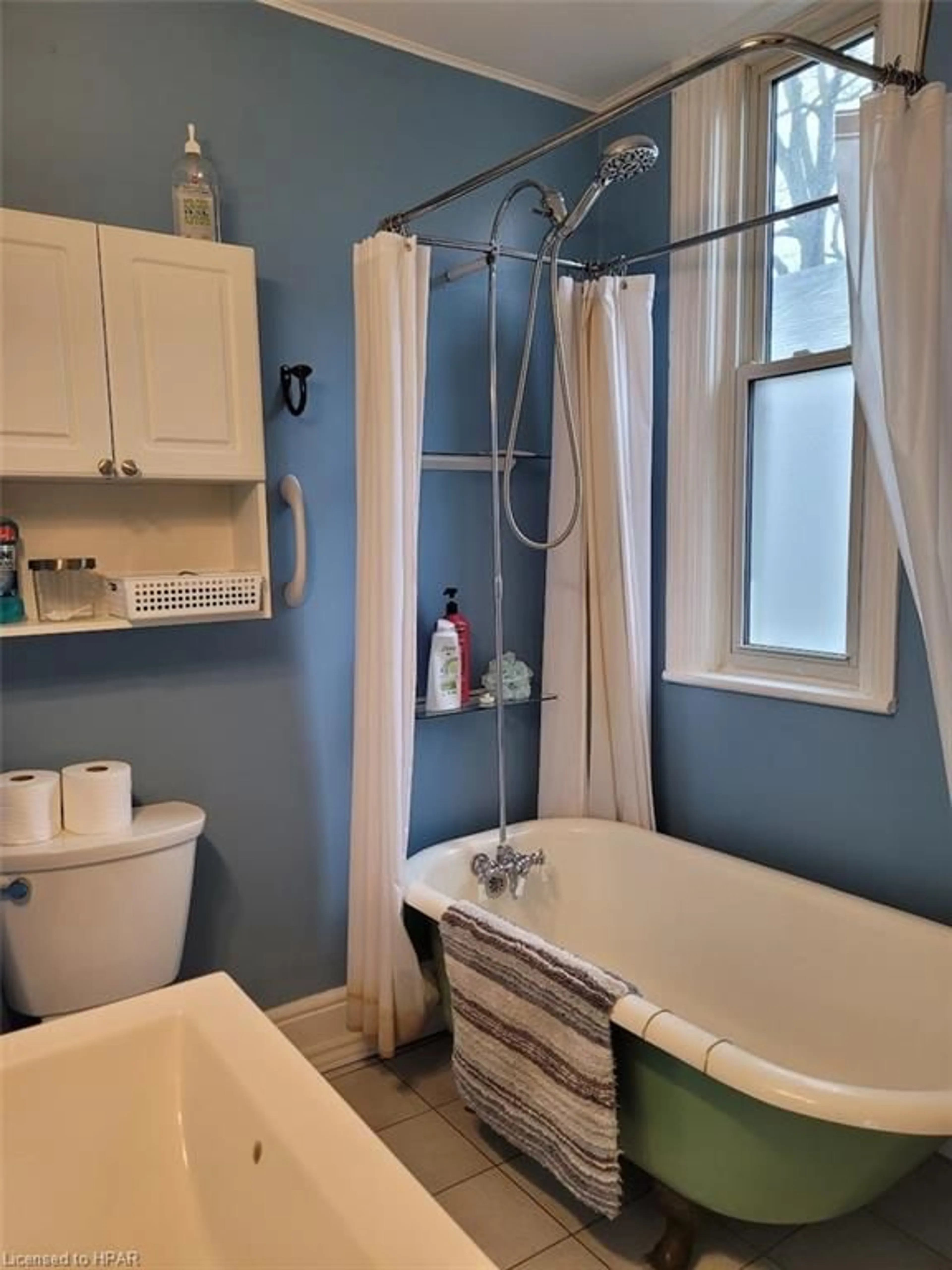 Bathroom for 1061 Margaret St, London Ontario N5W 2J9