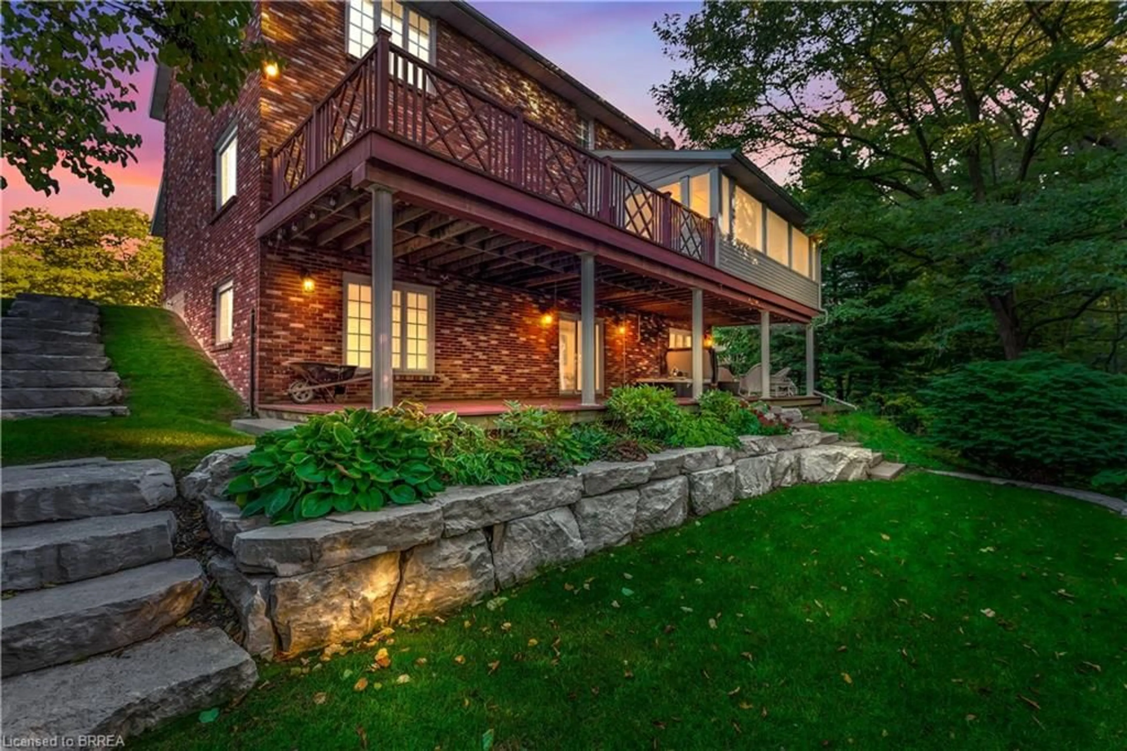 A pic from exterior of the house or condo, cottage for 23 Scarfe Gdns, Brantford Ontario N3T 6B2