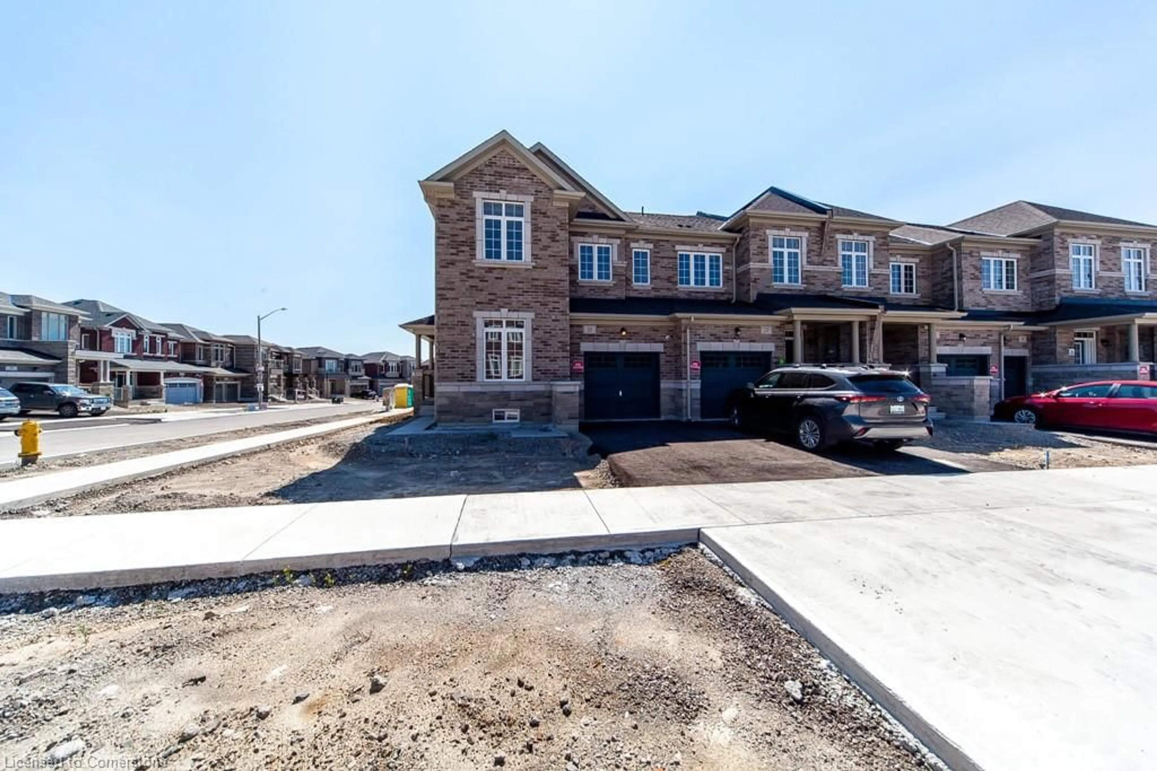 A pic from exterior of the house or condo, the street view for 25 Lidstone St, Cambridge Ontario N1T 0G3