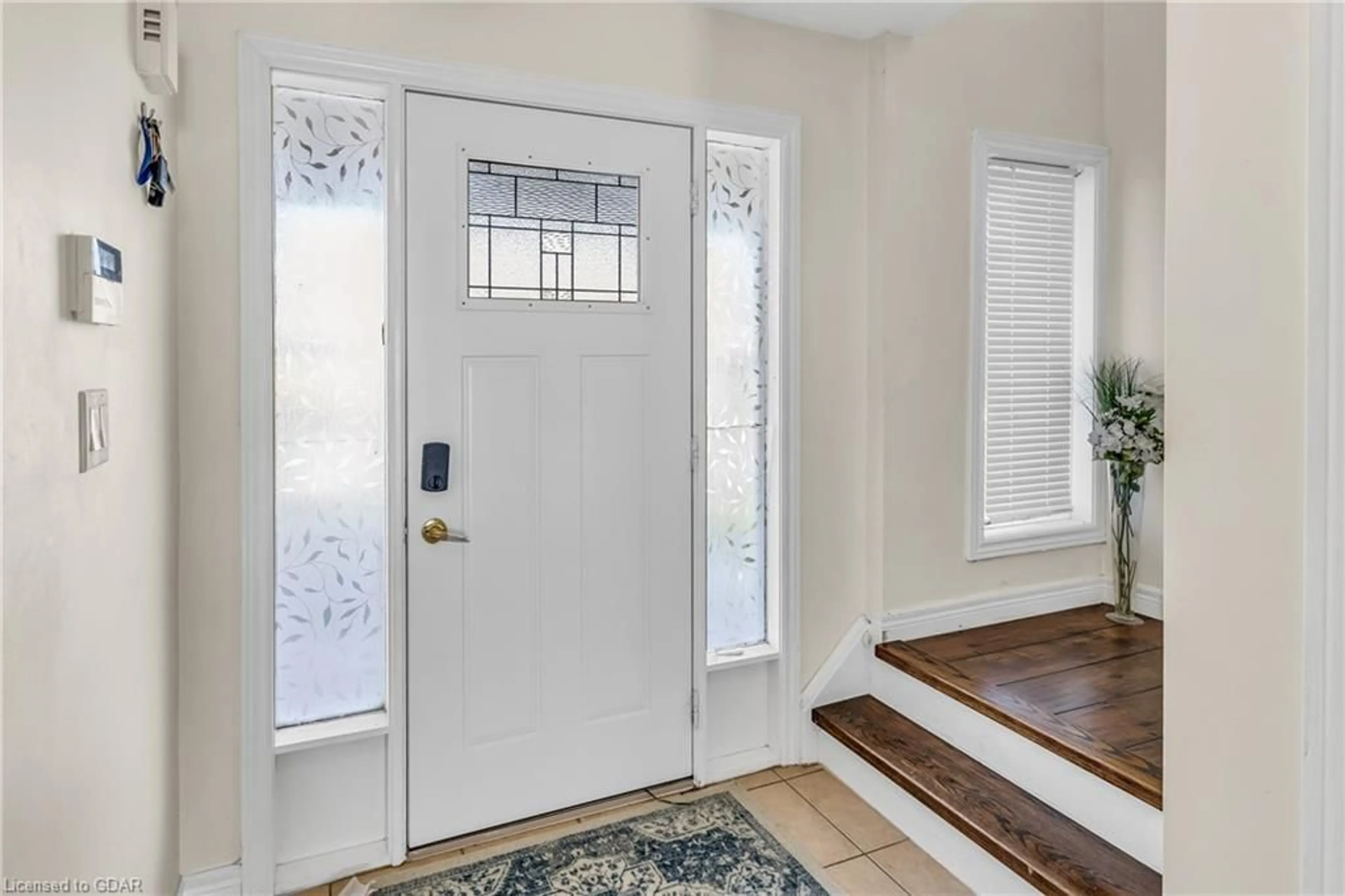 Indoor entryway, wood floors for 71 Hasler Cres, Guelph Ontario N1L 0A4