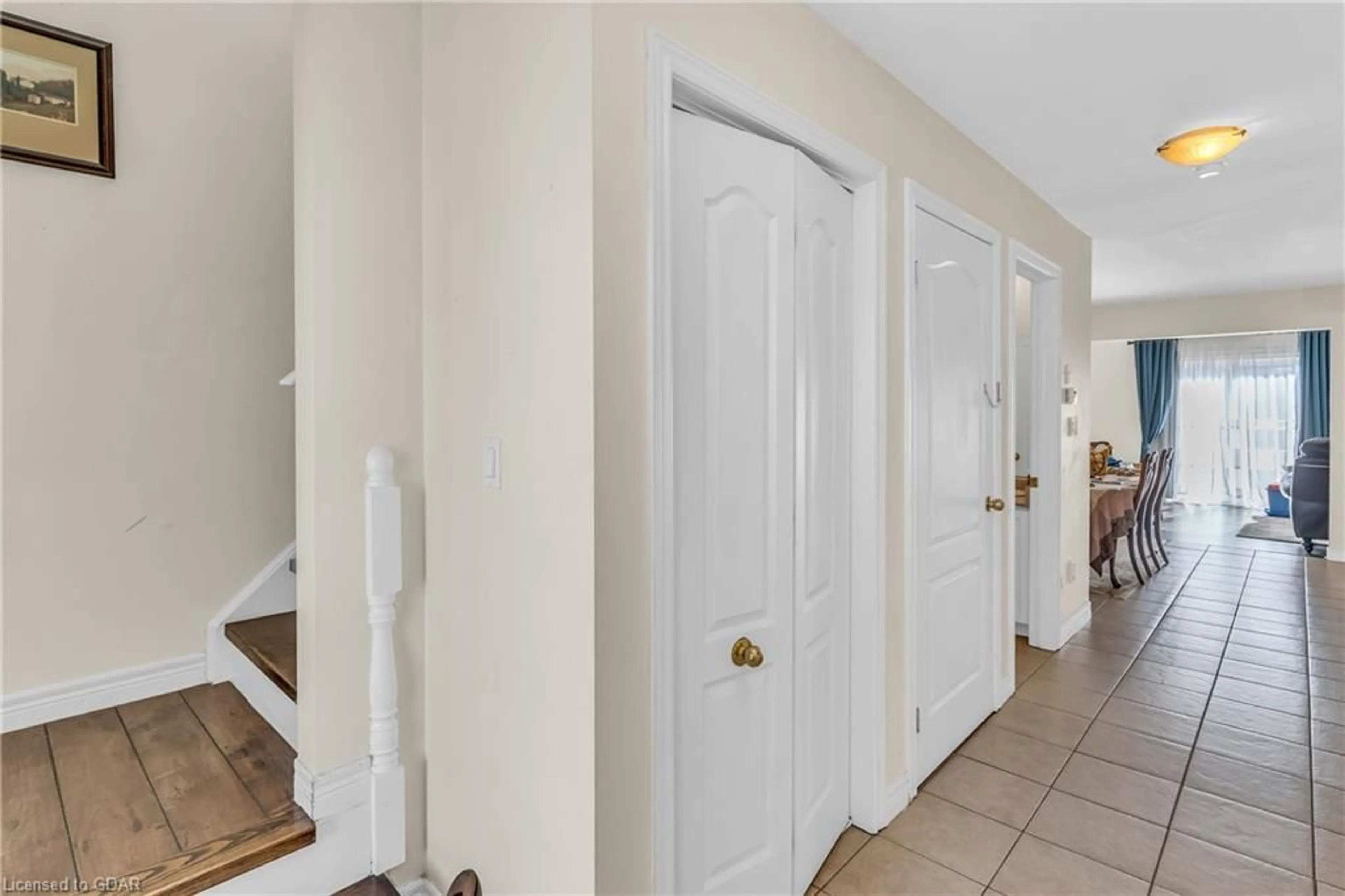 Indoor entryway, wood floors for 71 Hasler Cres, Guelph Ontario N1L 0A4