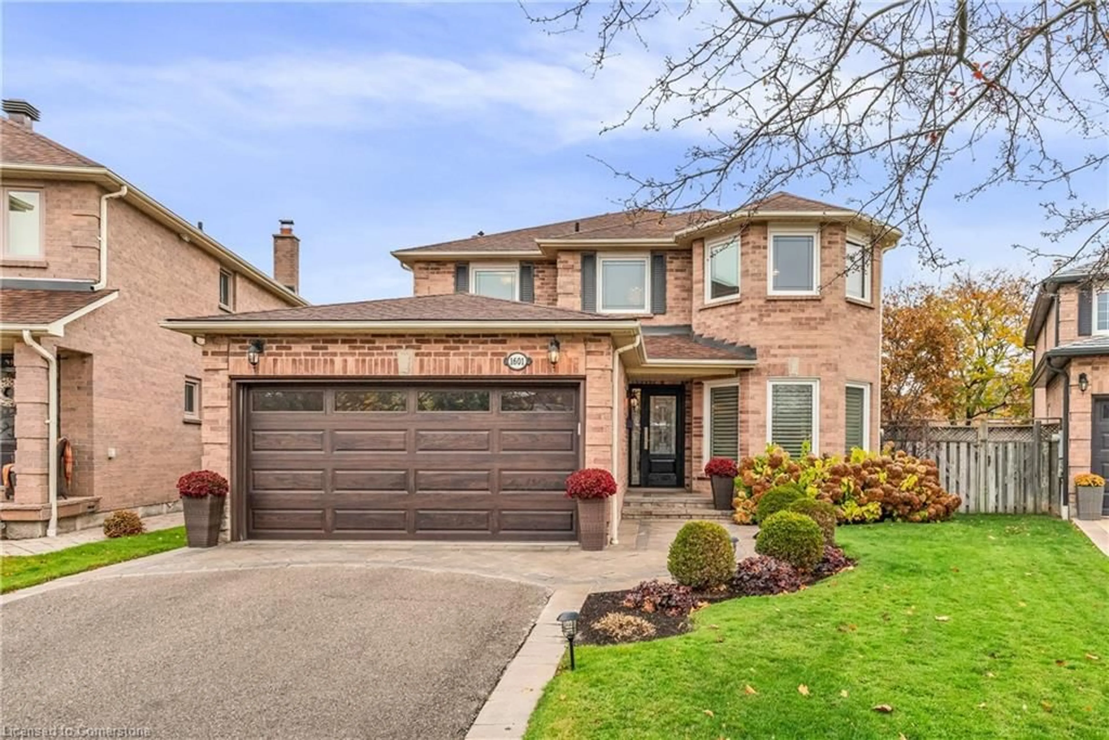 Home with brick exterior material for 1601 Wintergrove Gdns, Mississauga Ontario L5M 3Z9