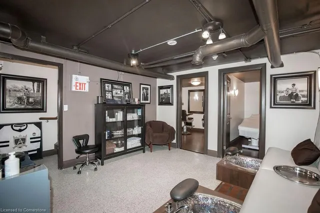 Additional property image - 2082 Pine St