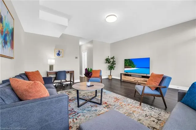 Additional property image - 2082 Pine St