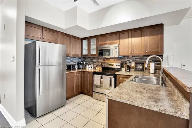 Additional property image - 2082 Pine St