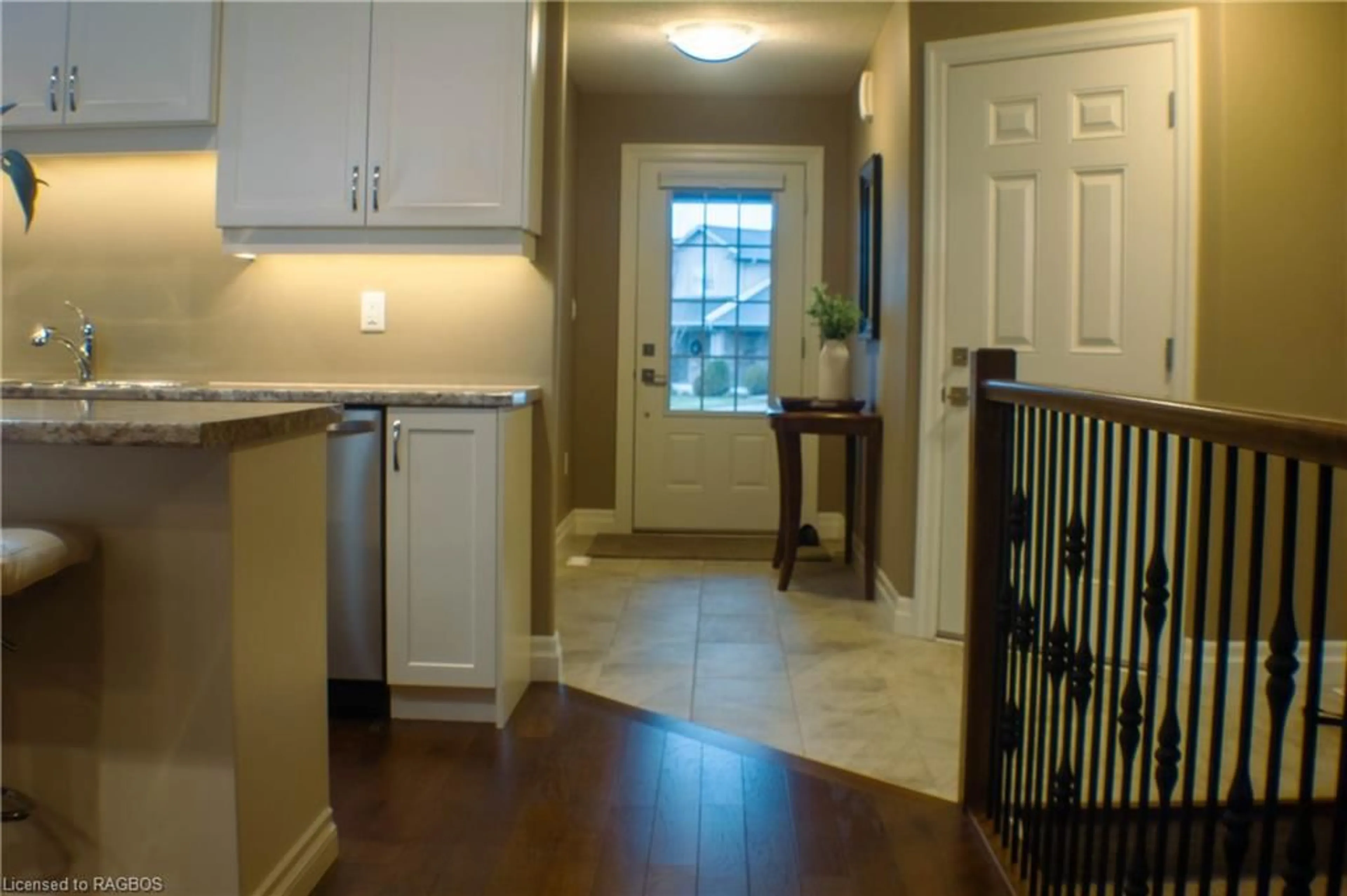 Indoor entryway, wood floors for 47 Fairhaven Lane #30, Goderich Ontario N7A 0A5