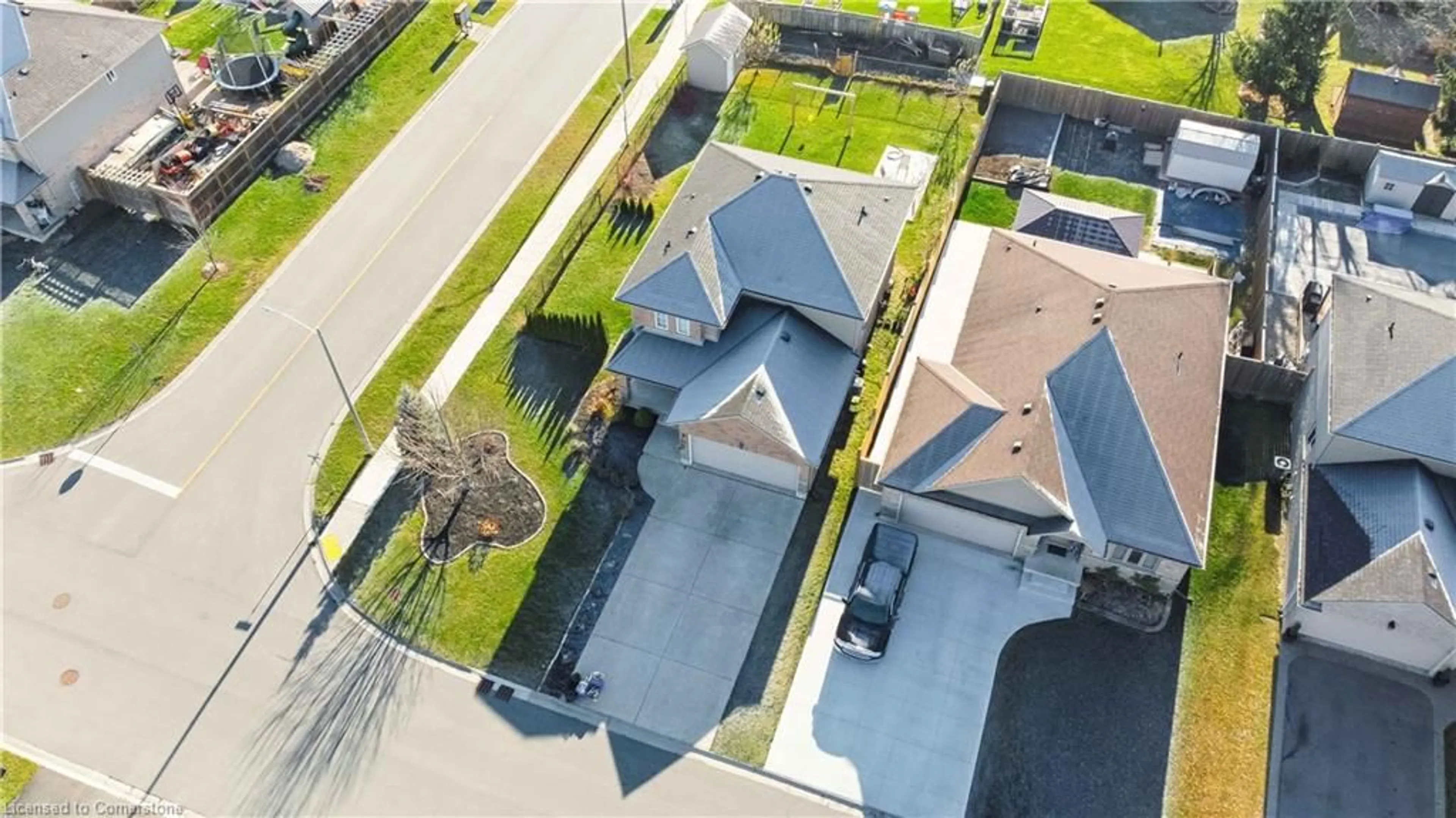 Frontside or backside of a home, the street view for 14 Pike Creek Dr, Cayuga Ontario N0A 1E0