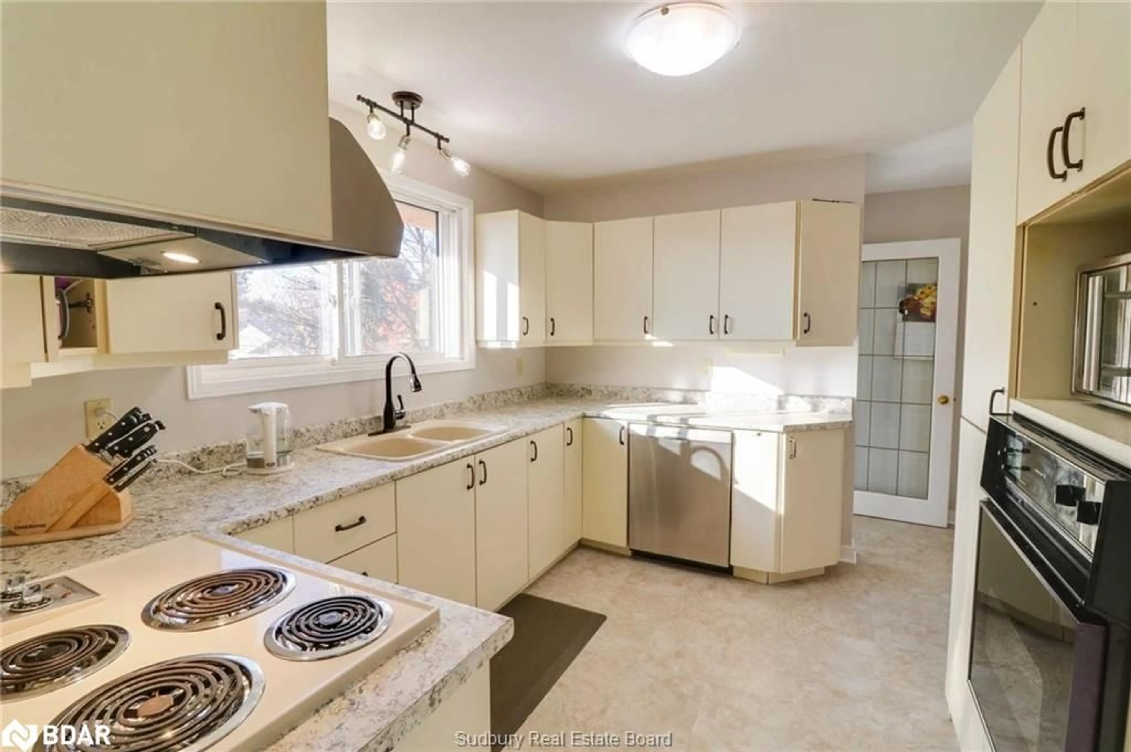 Kitchen, ceramic floors, cottage for 1399 Woodbine Ave, Sudbury Ontario P3A 2M6