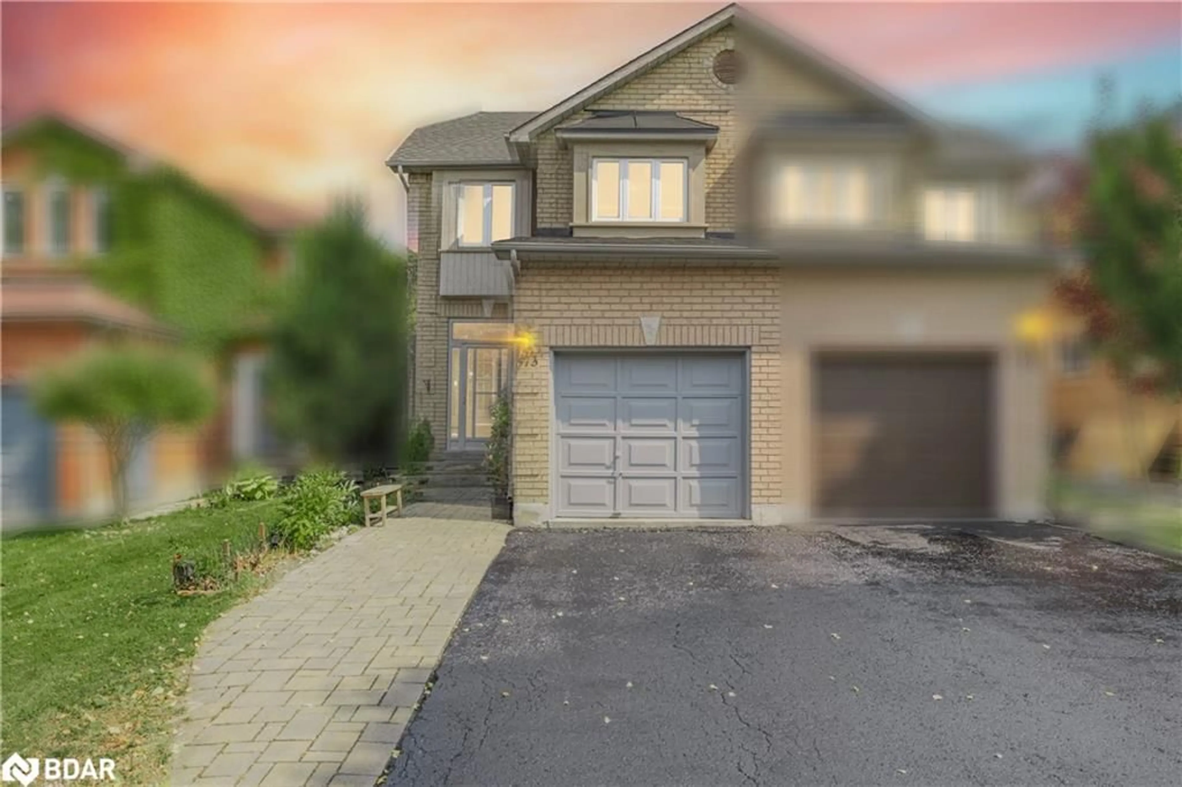 Frontside or backside of a home, the street view for 573 Skinner Ave, Newmarket Ontario L3X 2A4