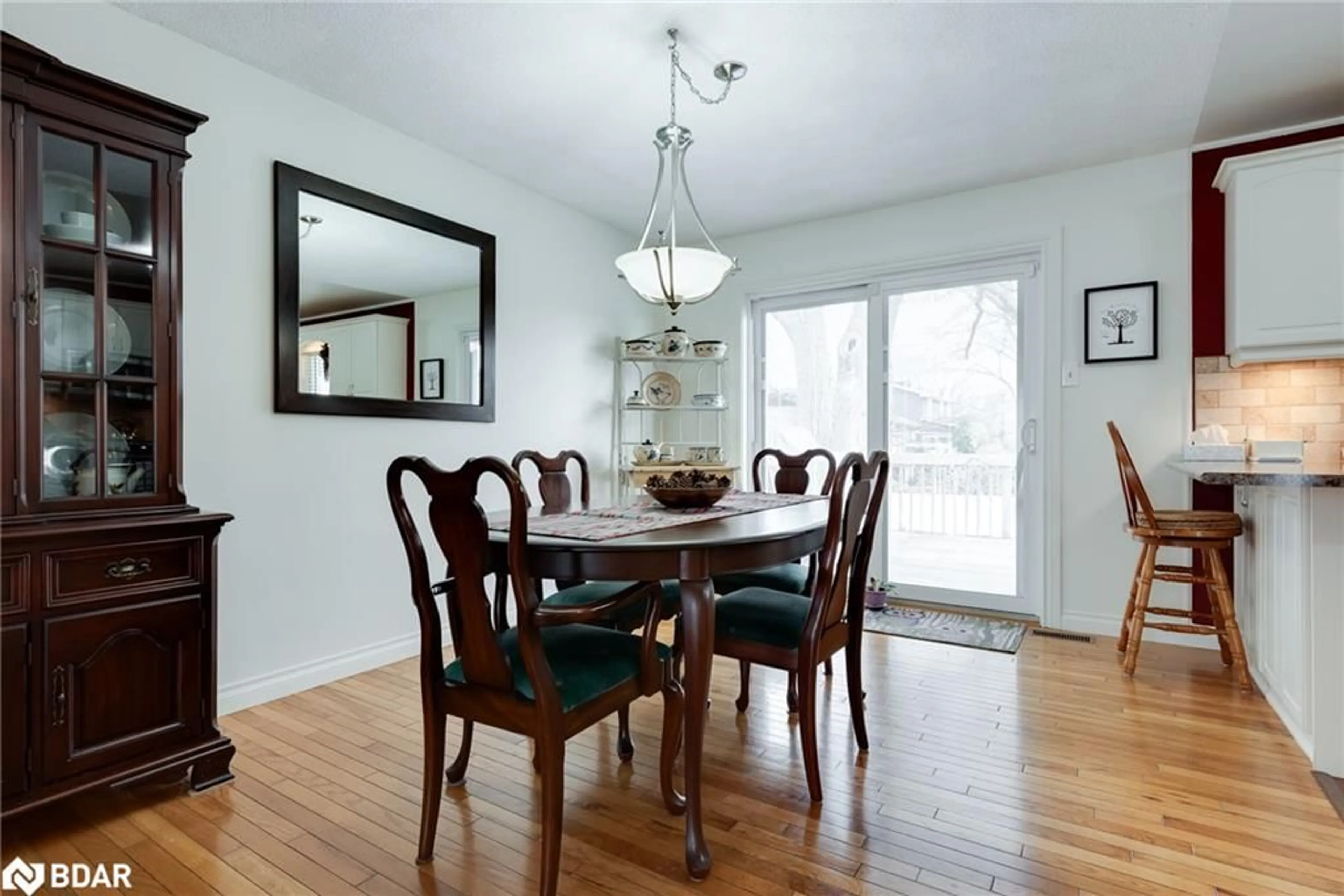 Dining room, wood floors, cottage for 7 Keats Dr, Barrie Ontario L4N 6C7