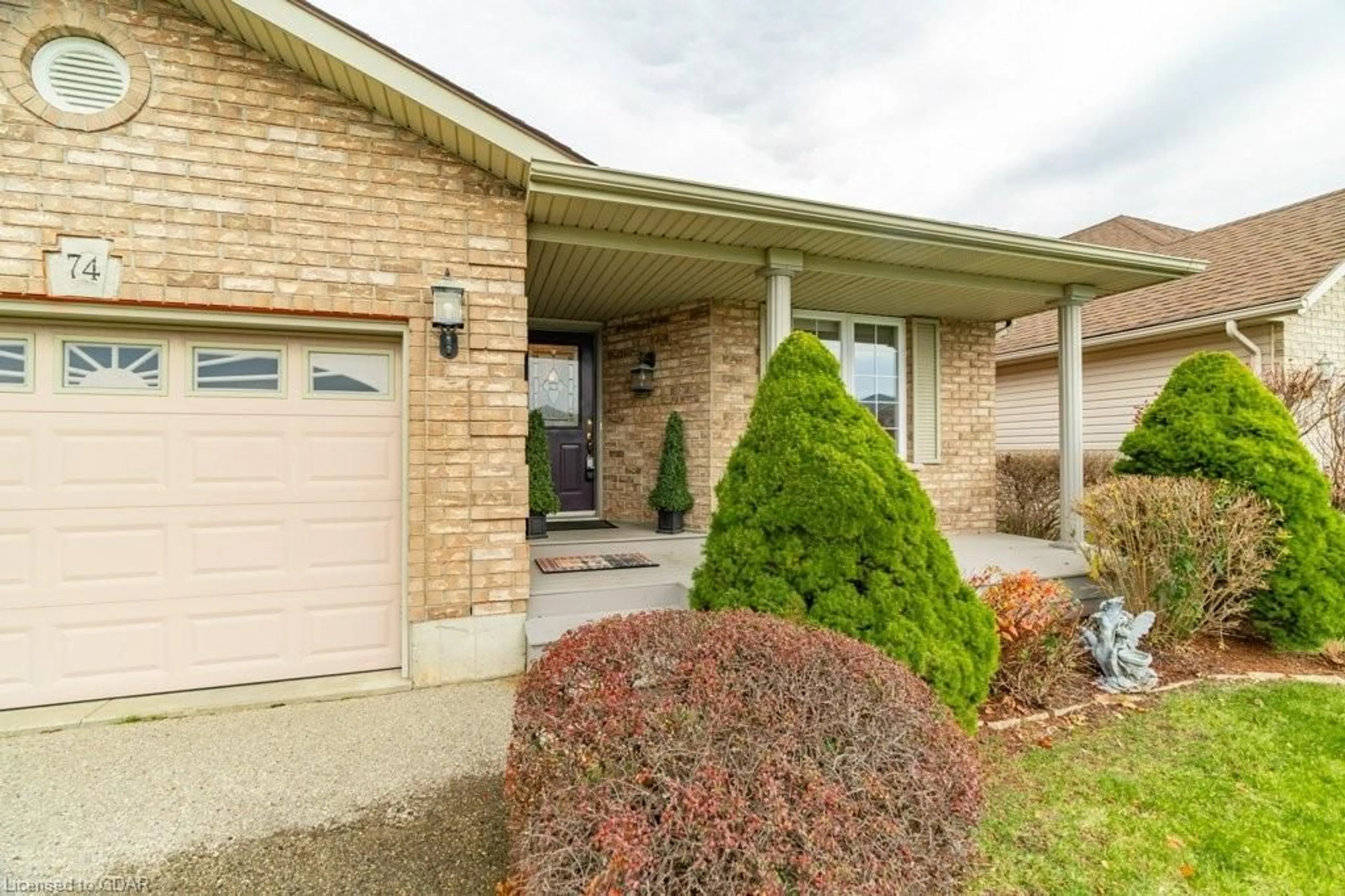 A pic from exterior of the house or condo, the street view for 74 Barker St, Tillsonburg Ontario N4G 5N8