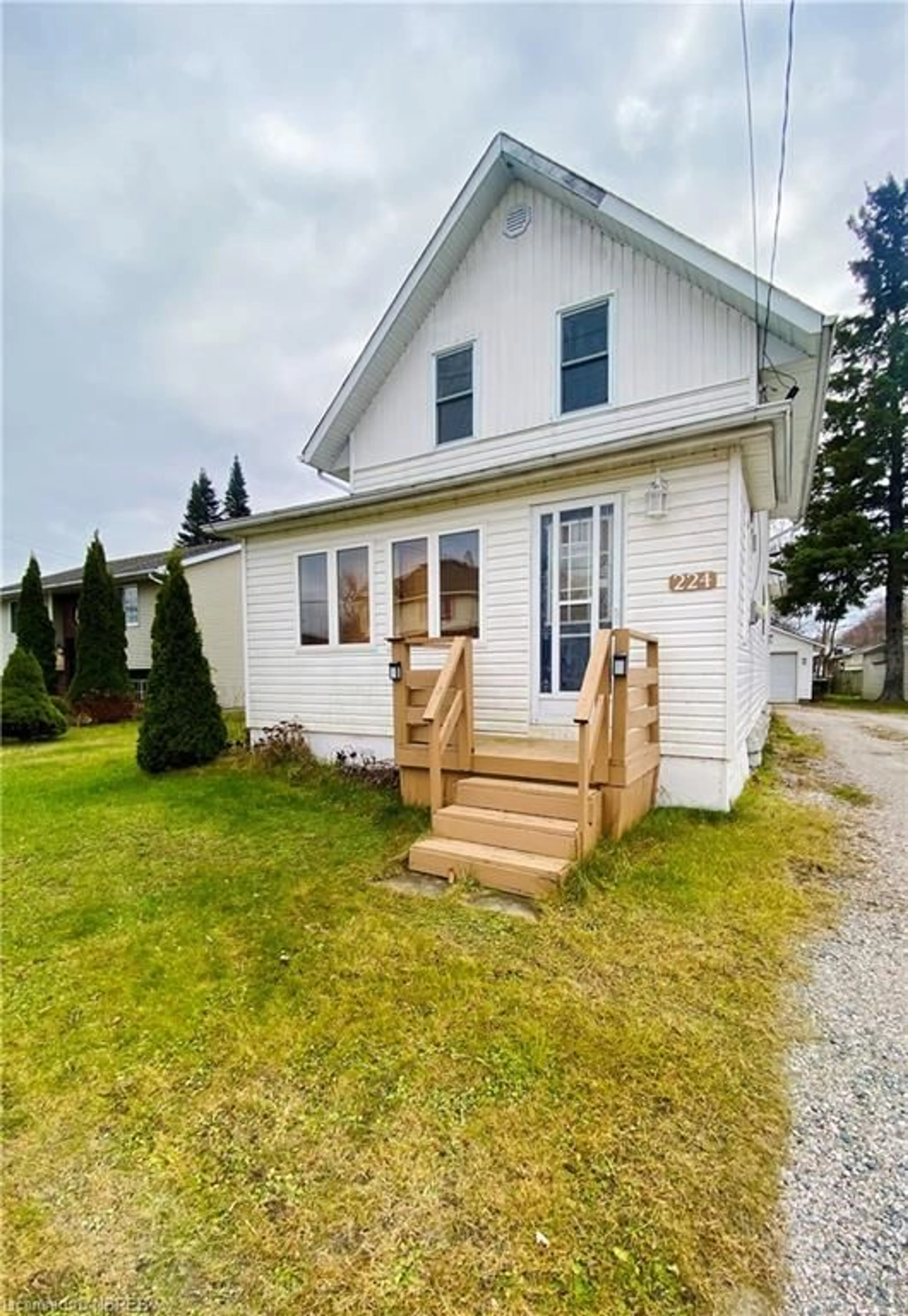 Frontside or backside of a home, cottage for 224 Salter St, Sturgeon Falls Ontario P2B 3B6