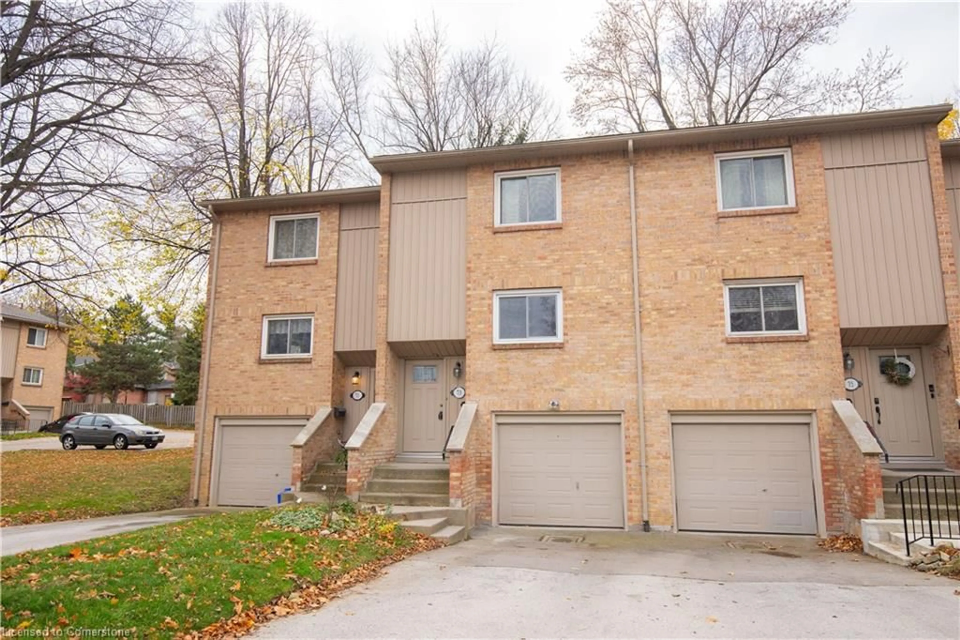 A pic from exterior of the house or condo, cottage for 73 Fonthill Rd, Hamilton Ontario L9C 6T1