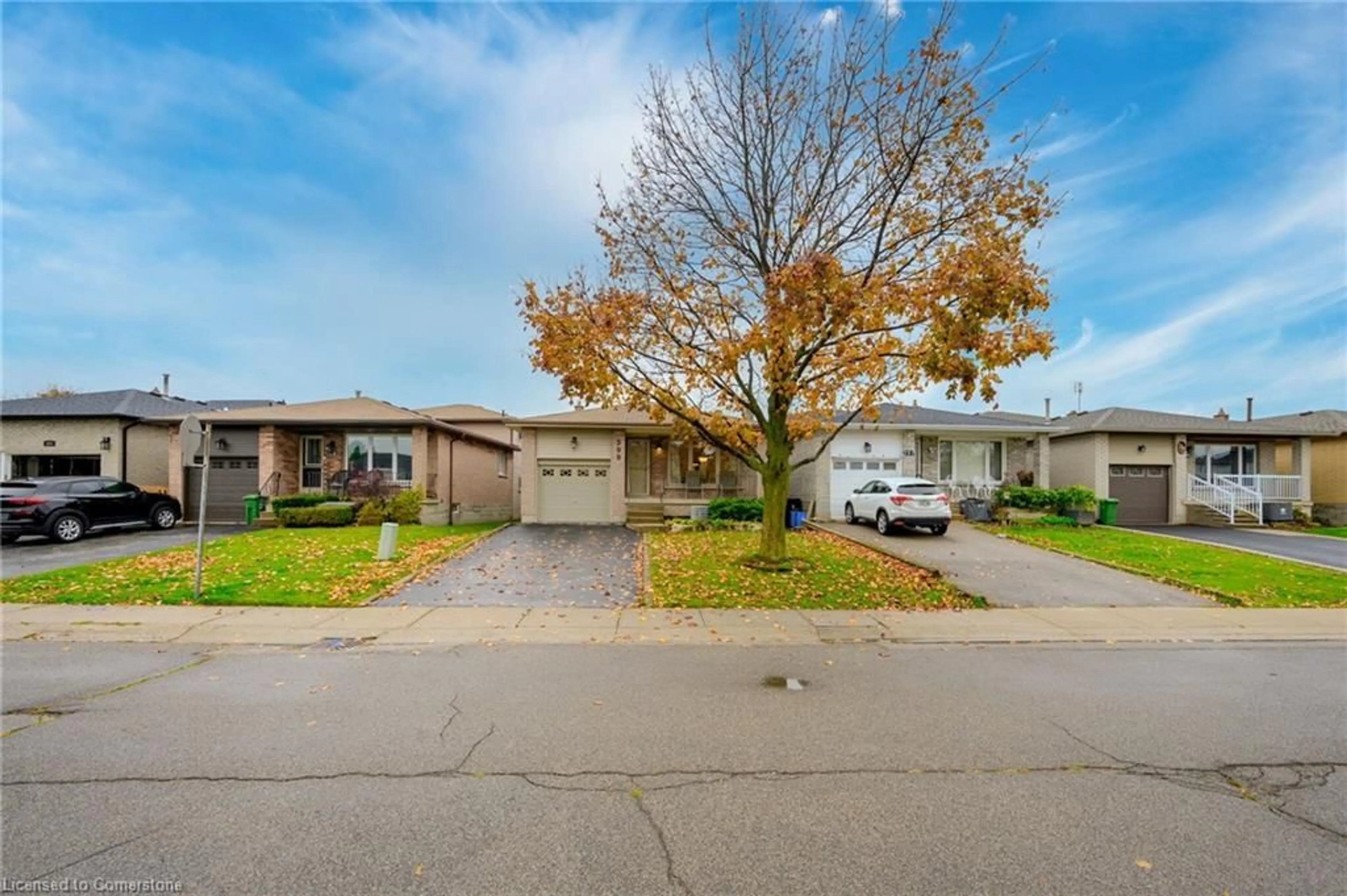 A pic from exterior of the house or condo, the street view for 399 Rexford Dr, Hamilton Ontario L8W 2M5