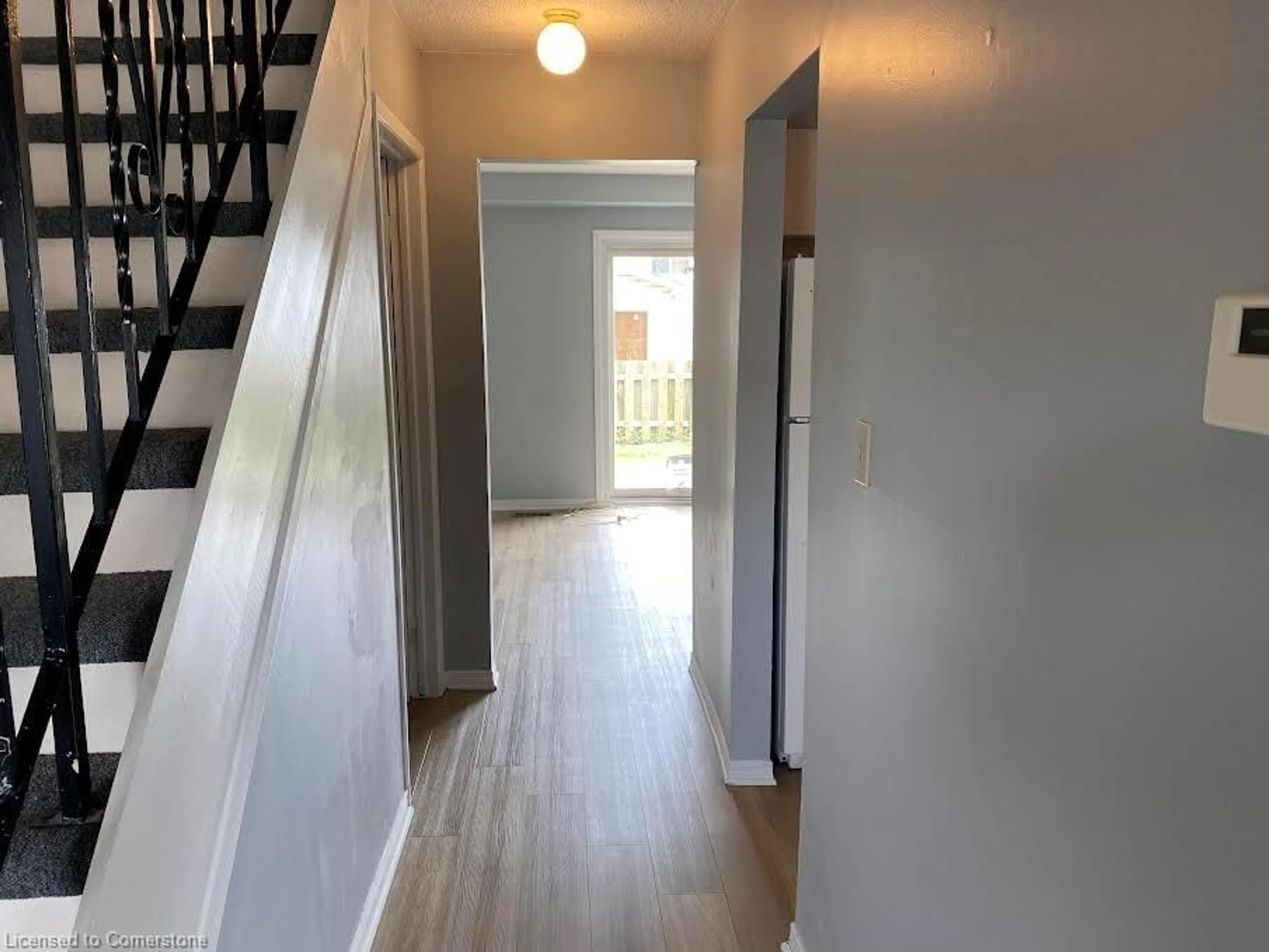 Indoor entryway, wood floors for 100 Brownleigh Ave #264, Welland Ontario L3B 5V8