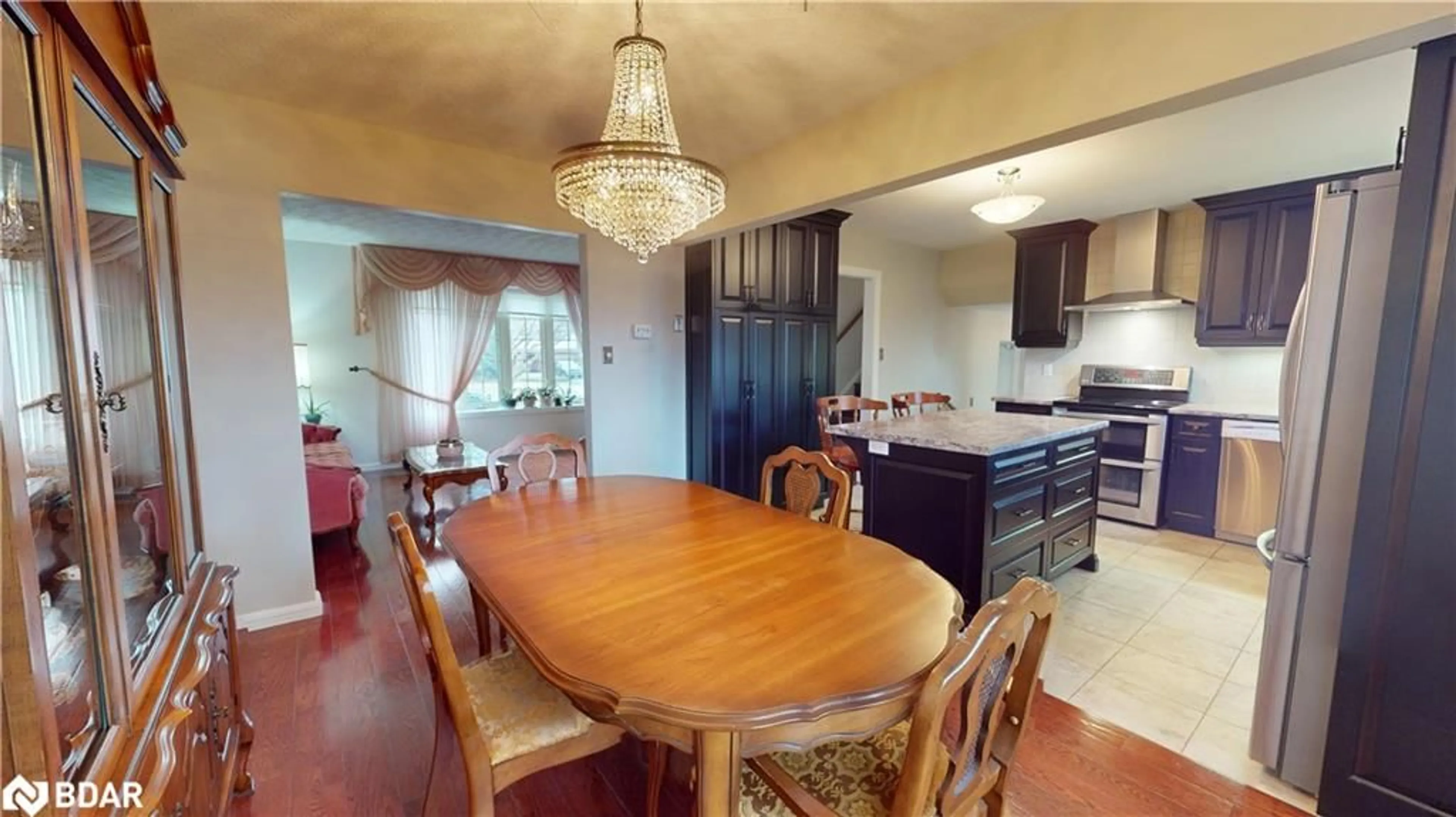 Dining room, wood floors, cottage for 8 Champlain Pl, Guelph Ontario N1G 3C2