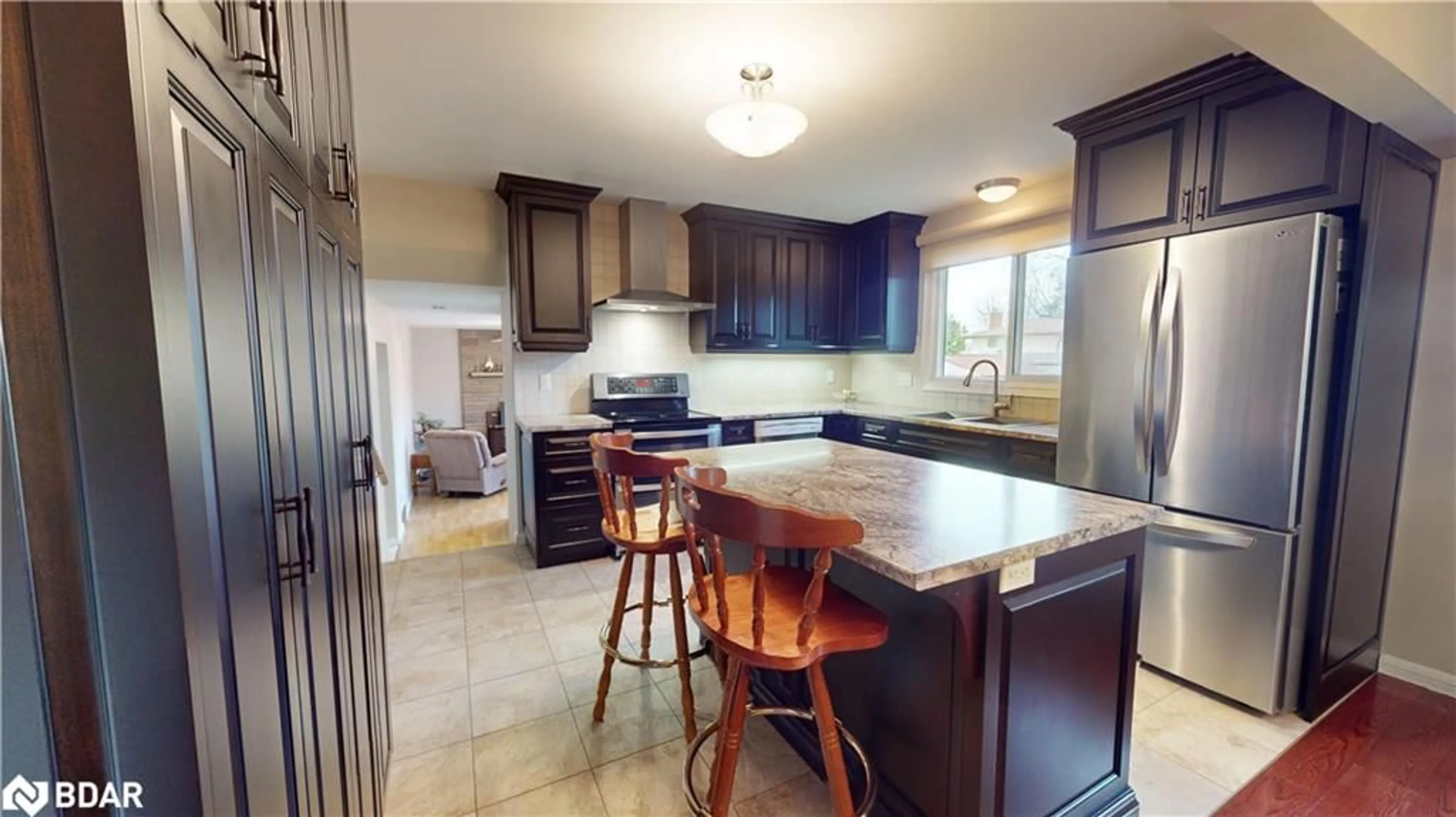 Open concept kitchen for 8 Champlain Pl, Guelph Ontario N1G 3C2