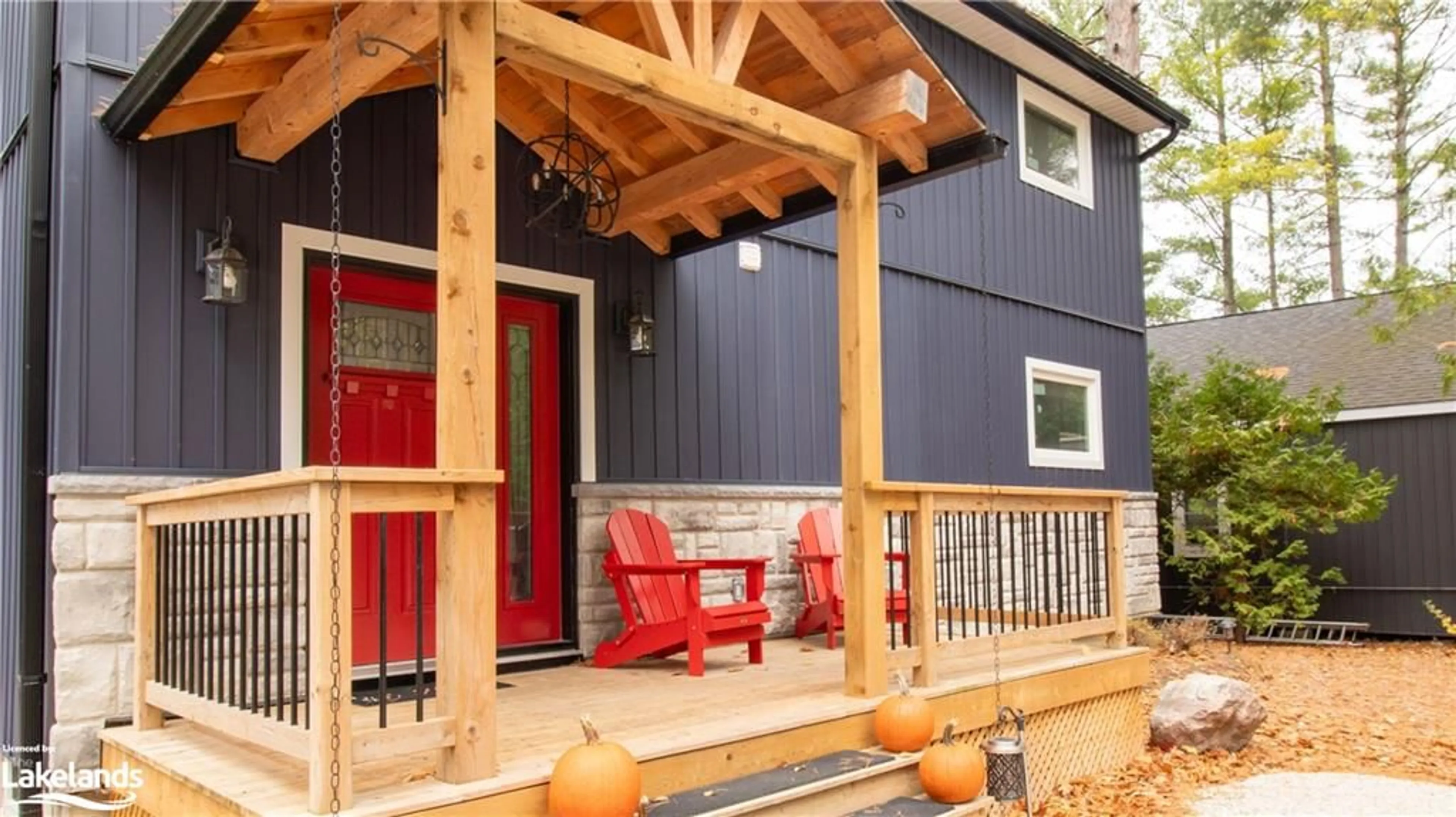 Patio, cottage for 44 Stroud Cres, Wasaga Beach Ontario L9Z 2T5