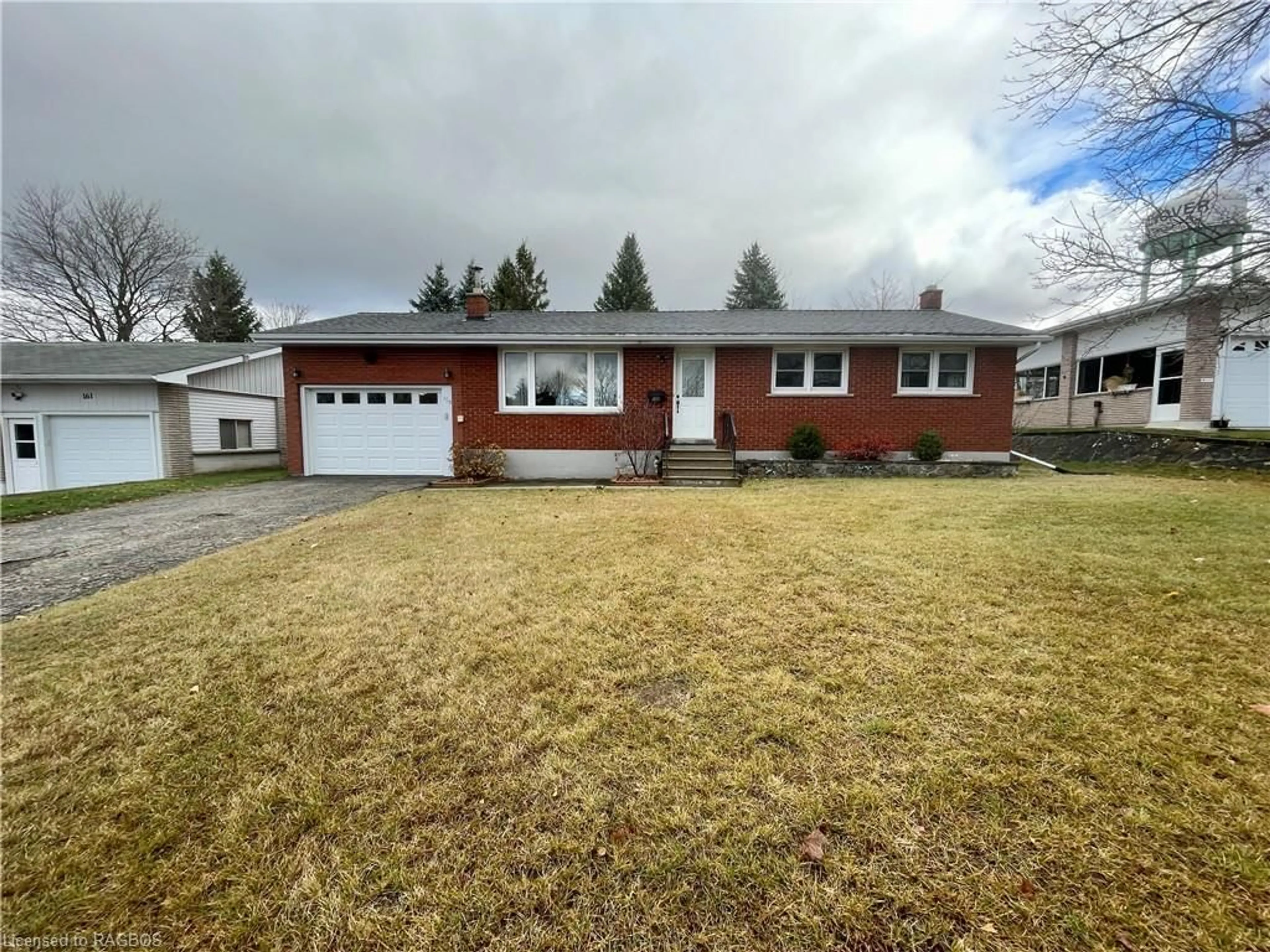 Frontside or backside of a home, cottage for 159 6th Ave, Hanover Ontario N4N 2E3