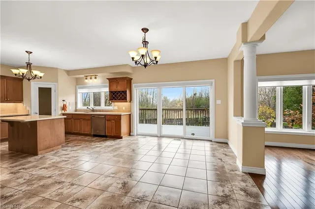 Additional property image - 61 Waterford Cres