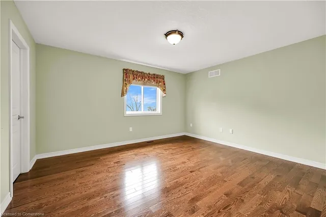 Additional property image - 61 Waterford Cres