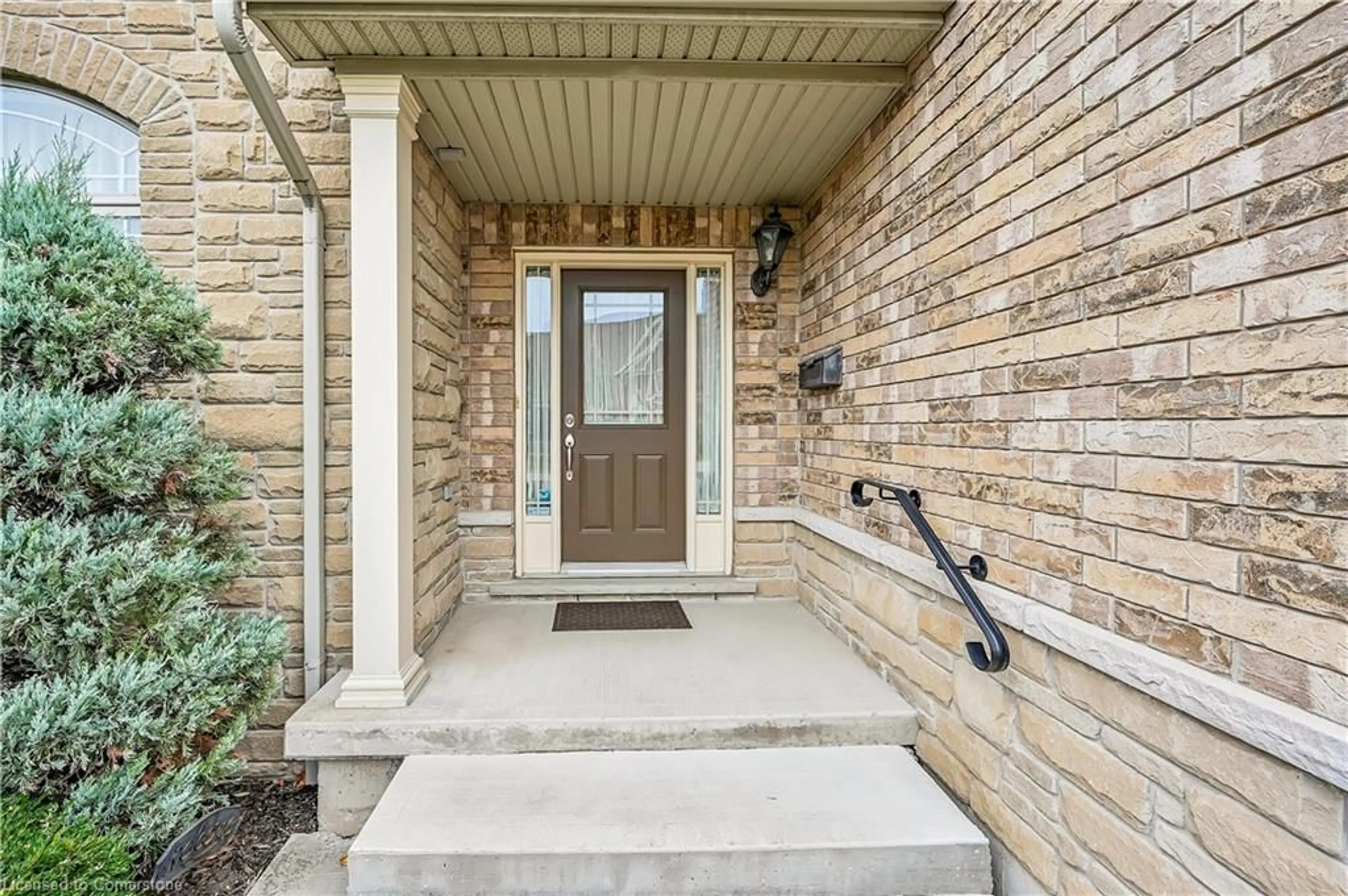 Indoor entryway, cement floor for 61 Waterford Cres, Hamilton Ontario L8E 4E9