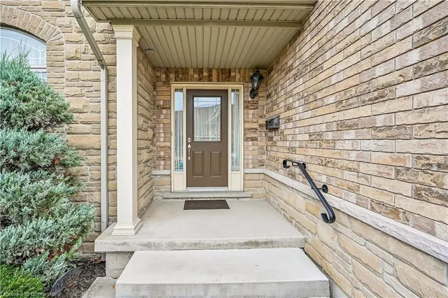 Additional property image - 61 Waterford Cres