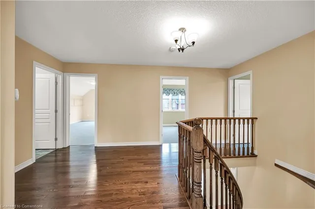 Additional property image - 61 Waterford Cres
