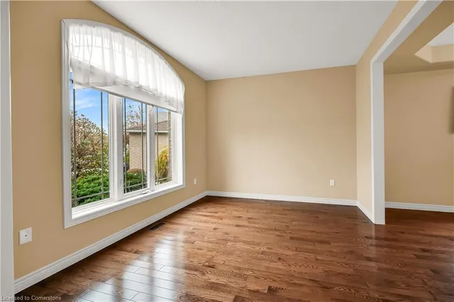 Additional property image - 61 Waterford Cres