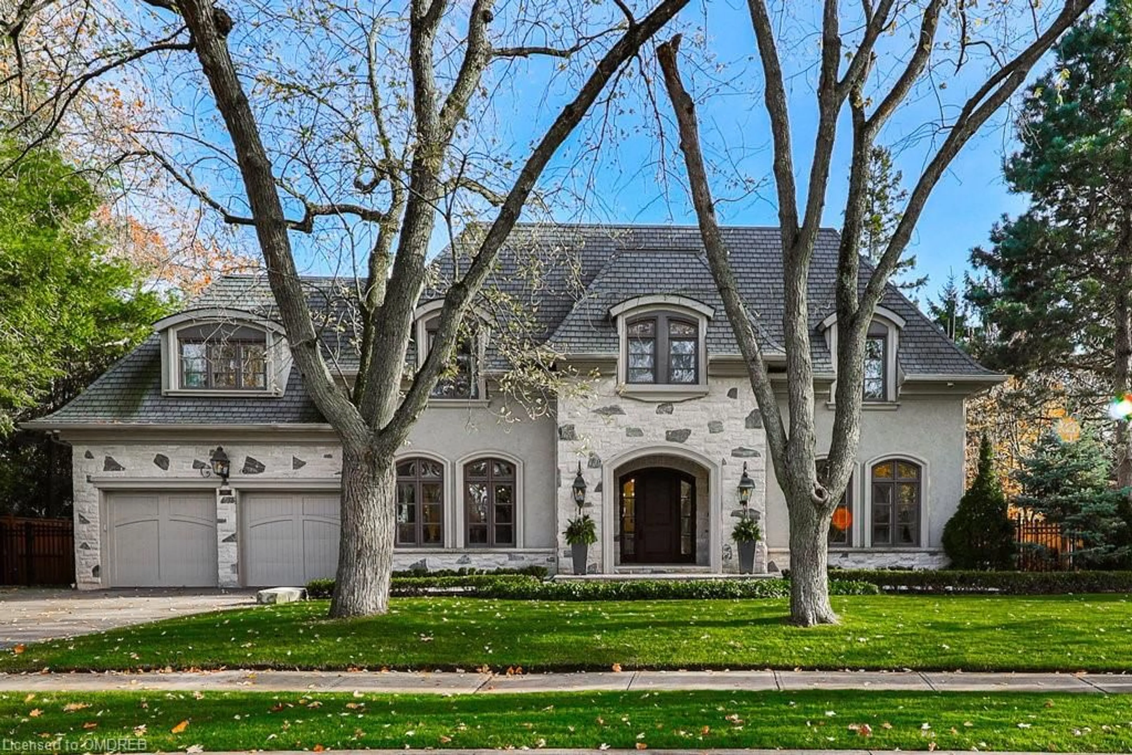 A pic from exterior of the house or condo, the street view for 241 Roseland Cres, Burlington Ontario L7N 1S4