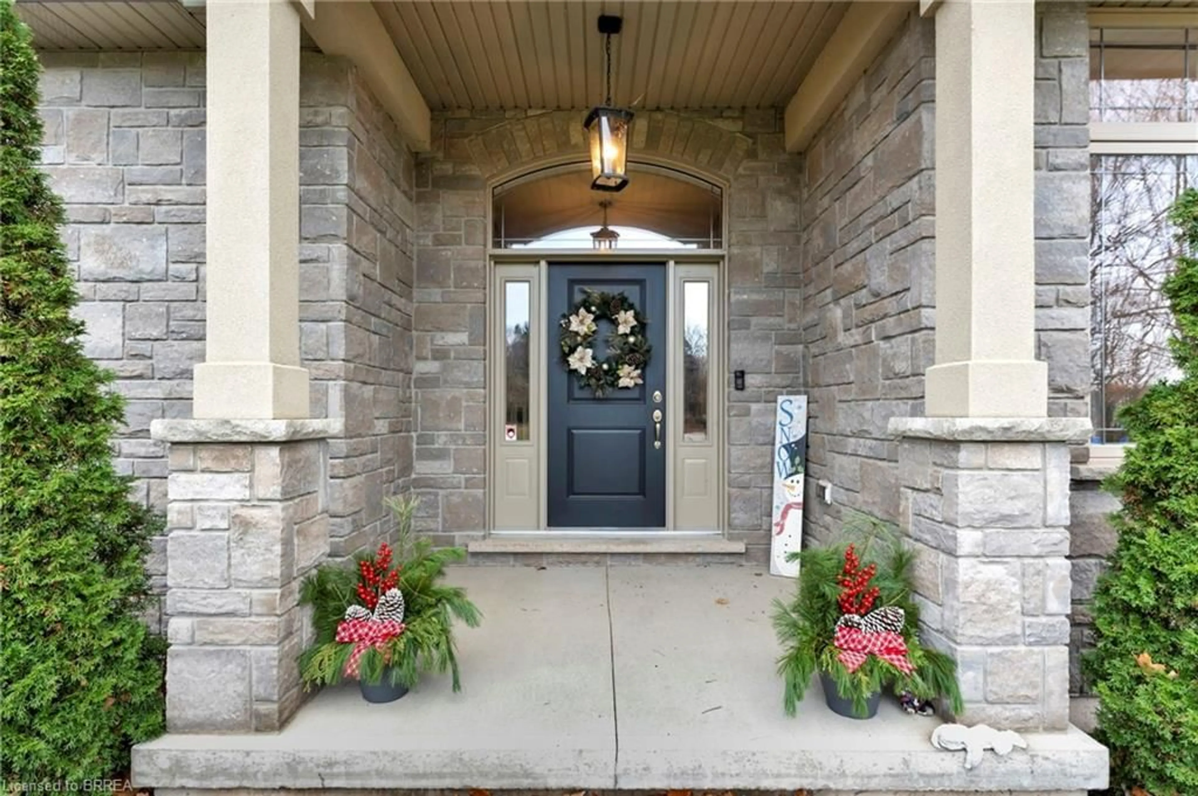 Indoor entryway, wood floors for 193 King Edward St, Paris Ontario N3L 4G4