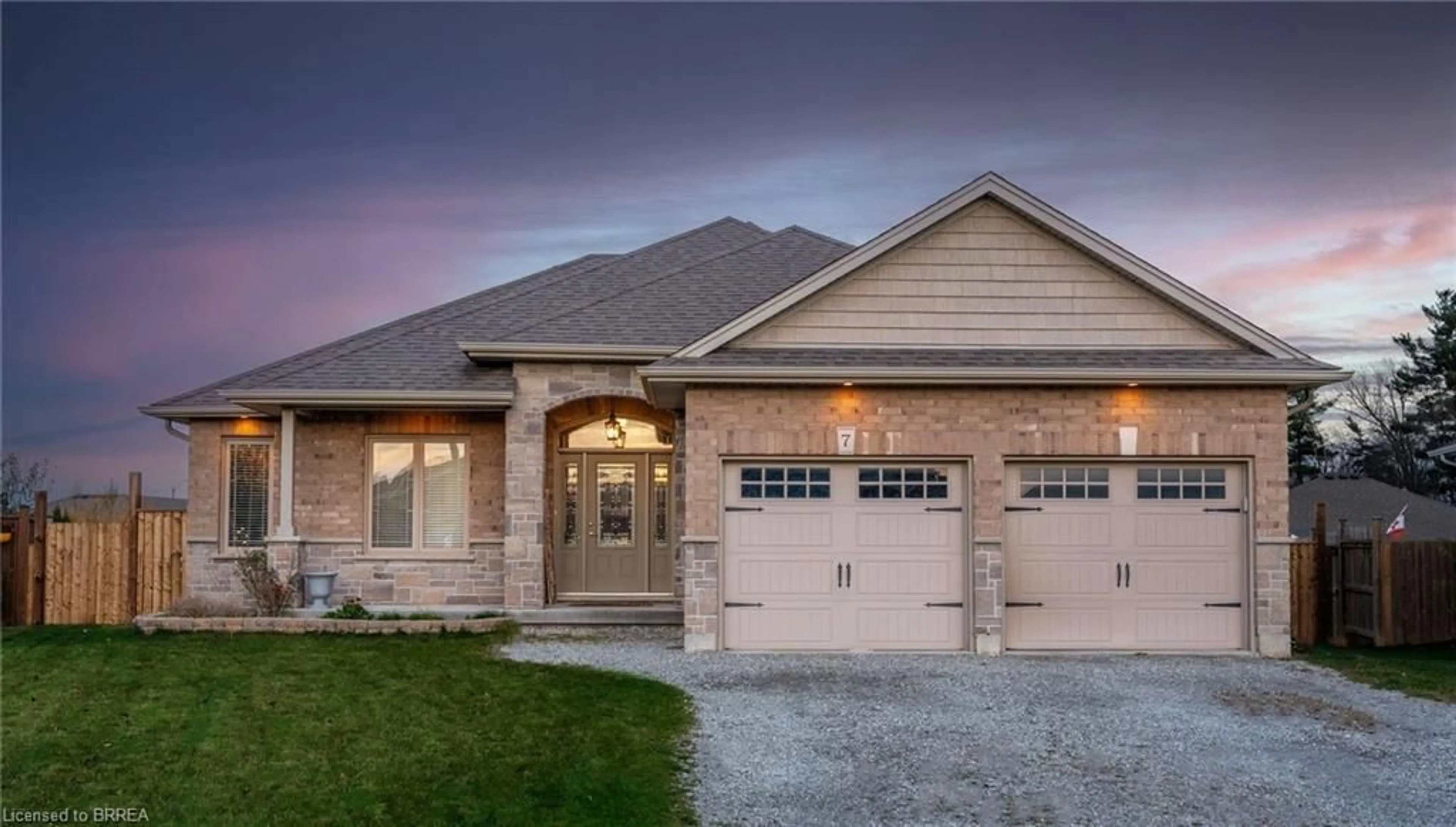 Home with brick exterior material for 7 Cavendish Crt, Simcoe Ontario L6T 1Z3