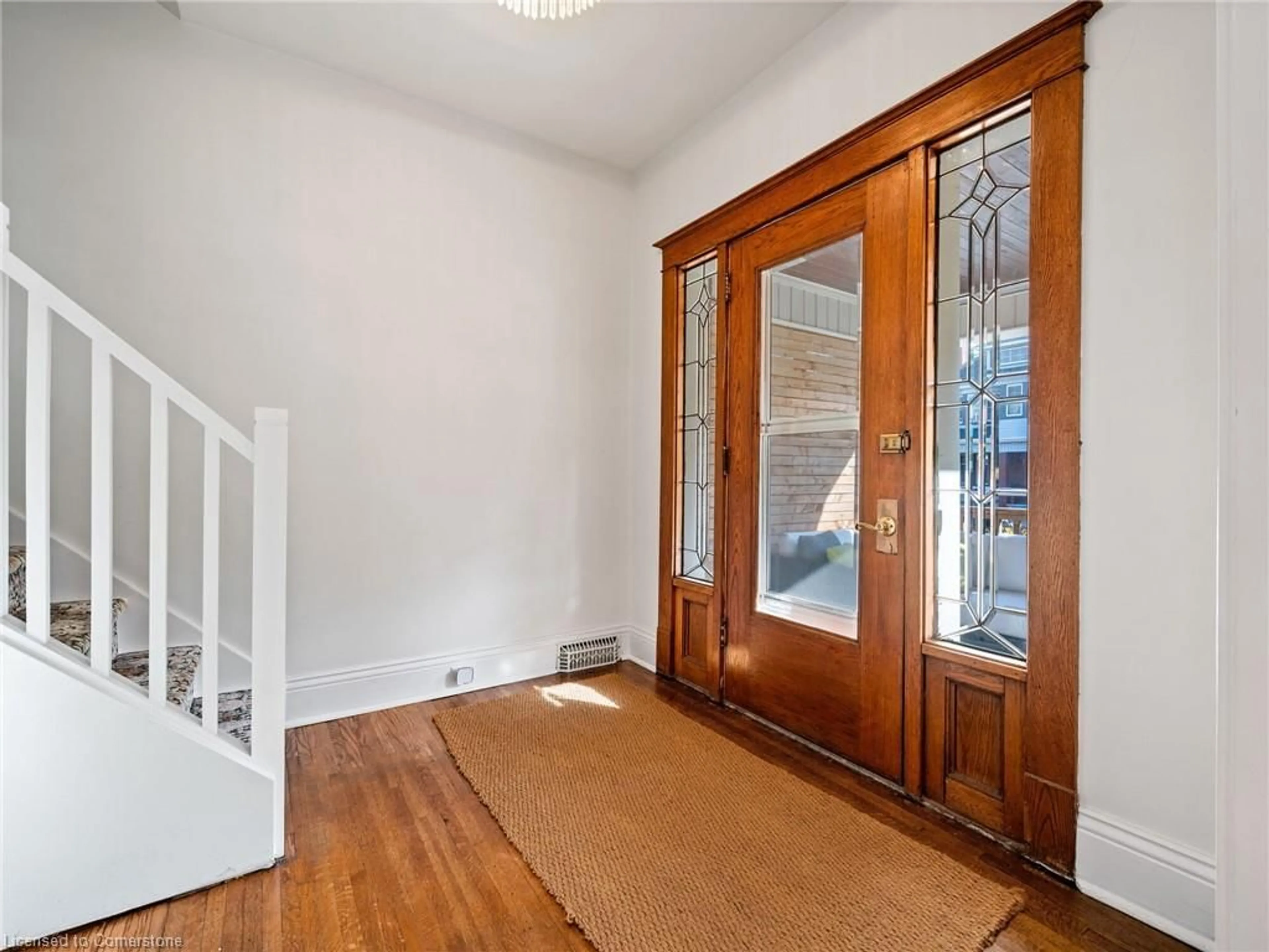 Indoor entryway, wood floors for 124 Eastbourne Ave, Hamilton Ontario L8M 2M8