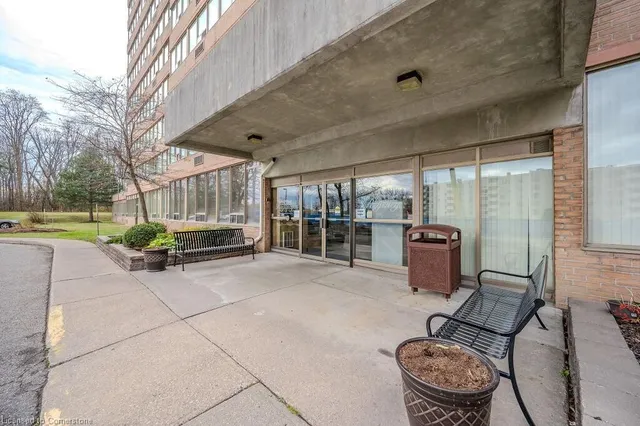 Additional property image - 3227 King St Unit 301