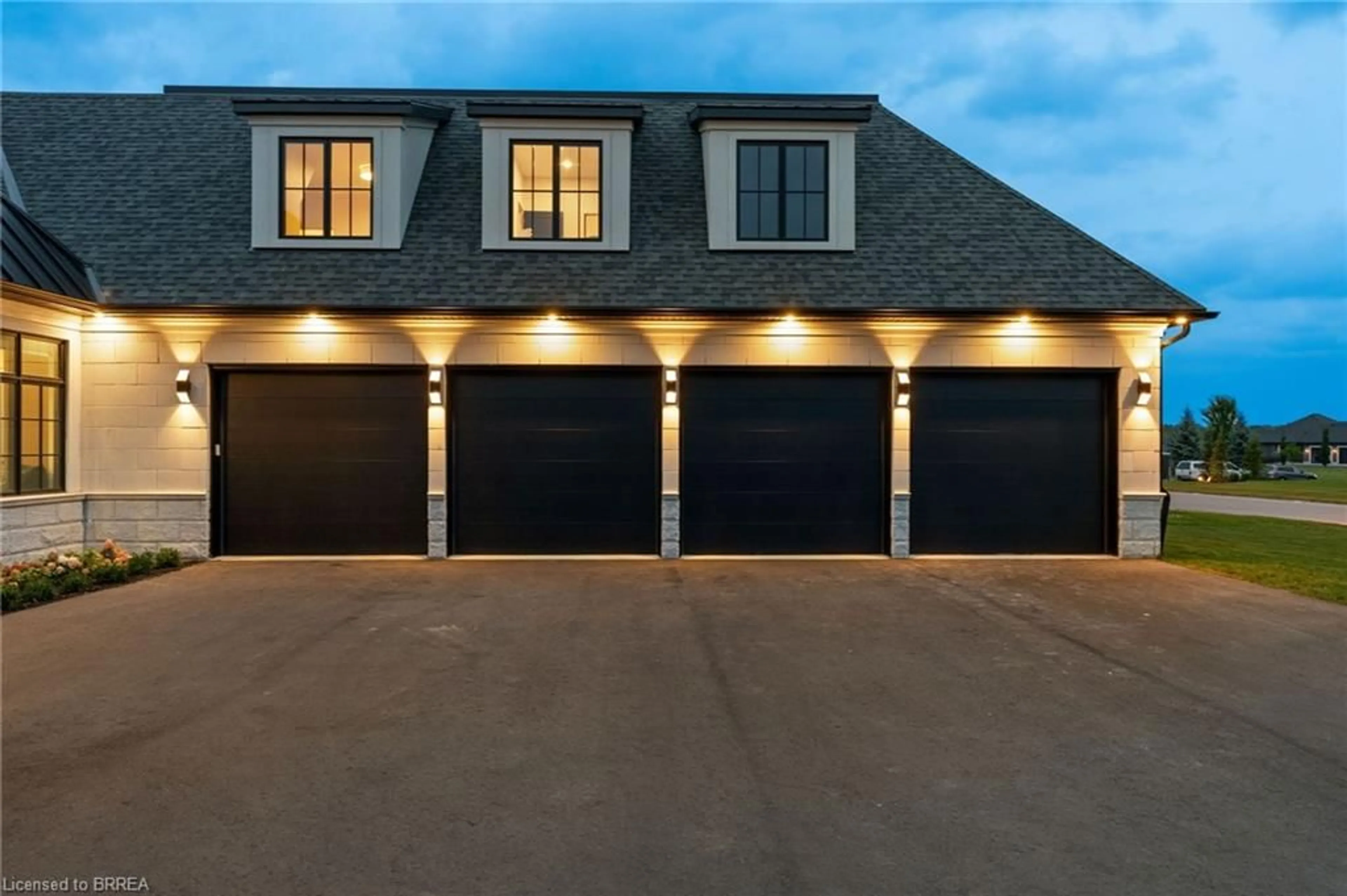 Indoor garage, cement floor for 24 Westlake Blvd, Brantford Ontario N3T 0C9