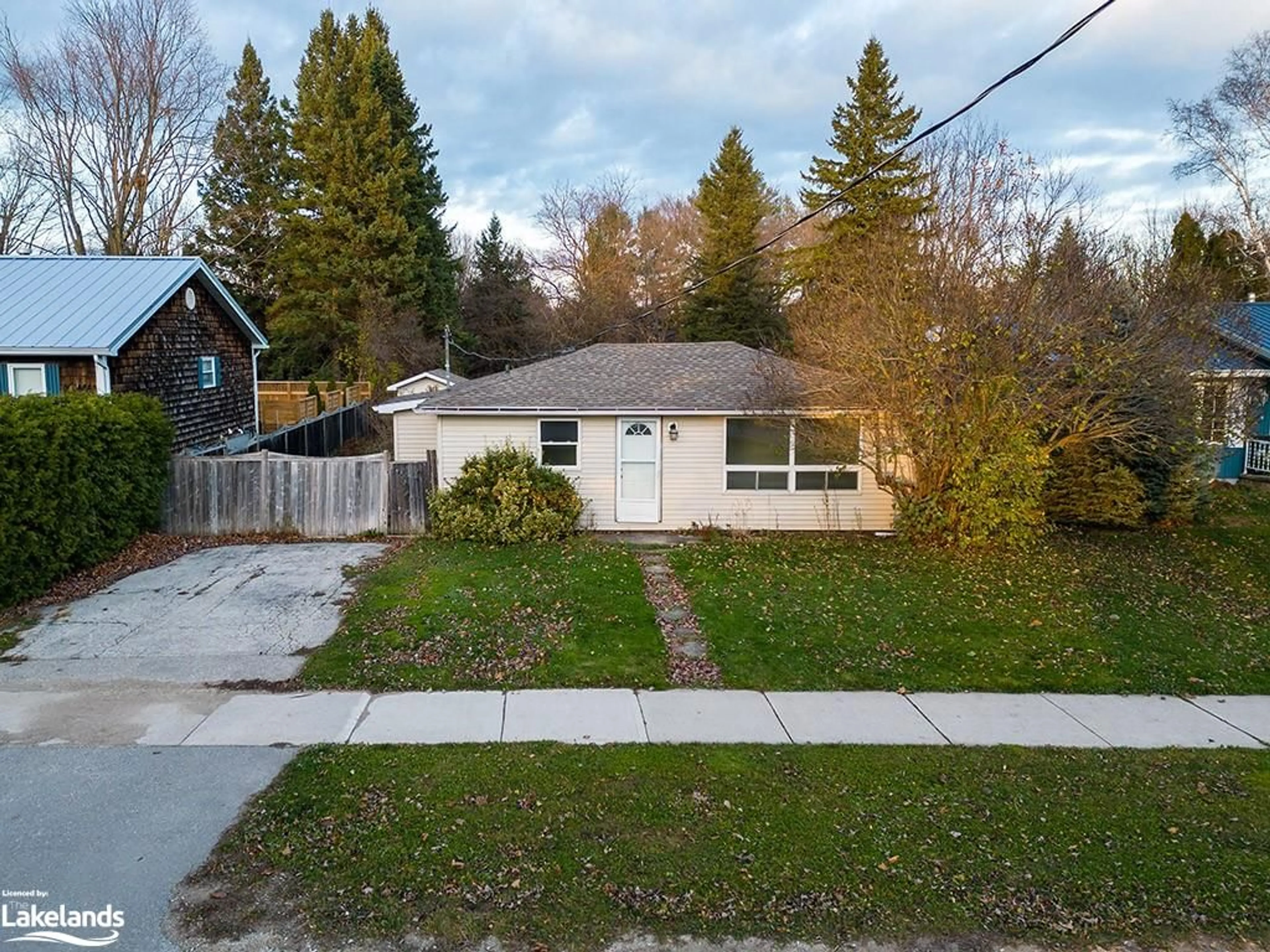 Frontside or backside of a home, the street view for 14 Napier St, Thornbury Ontario N0H 2P0