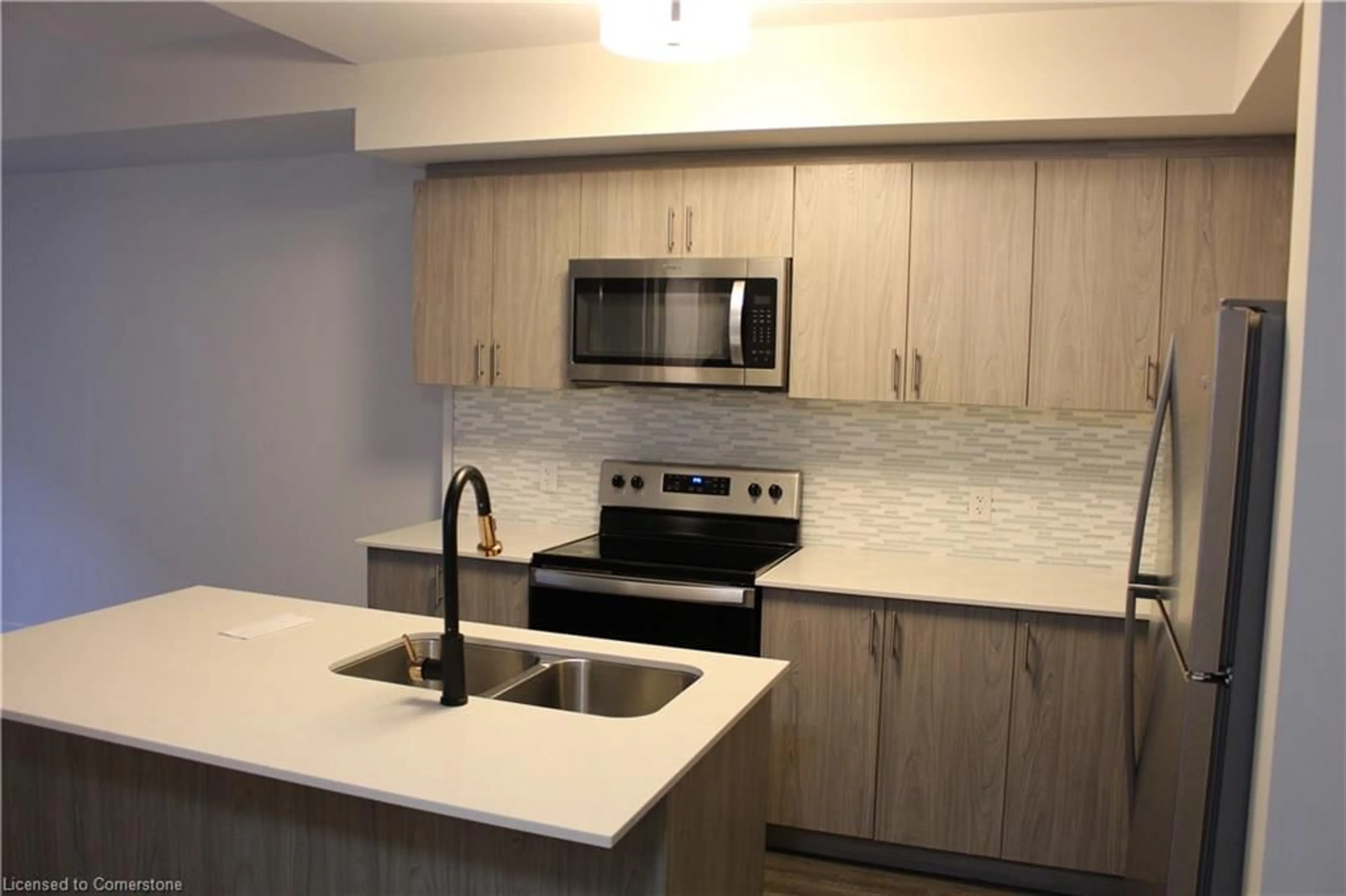 Standard kitchen for 16 Markle Cres #102, Ancaster Ontario L9G 0H4