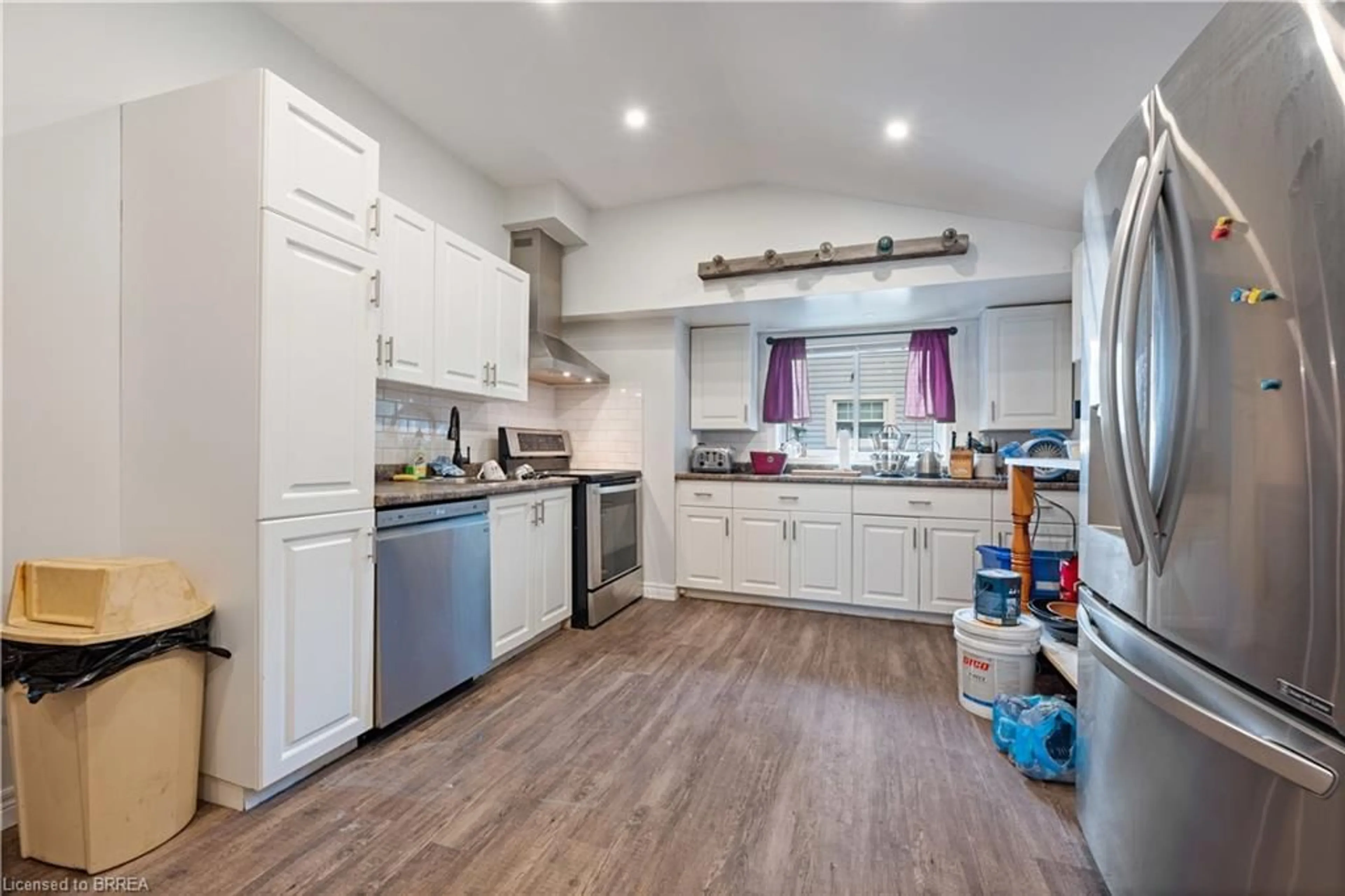 Open concept kitchen for 138 North Main St, Simcoe Ontario N3Y 2M3