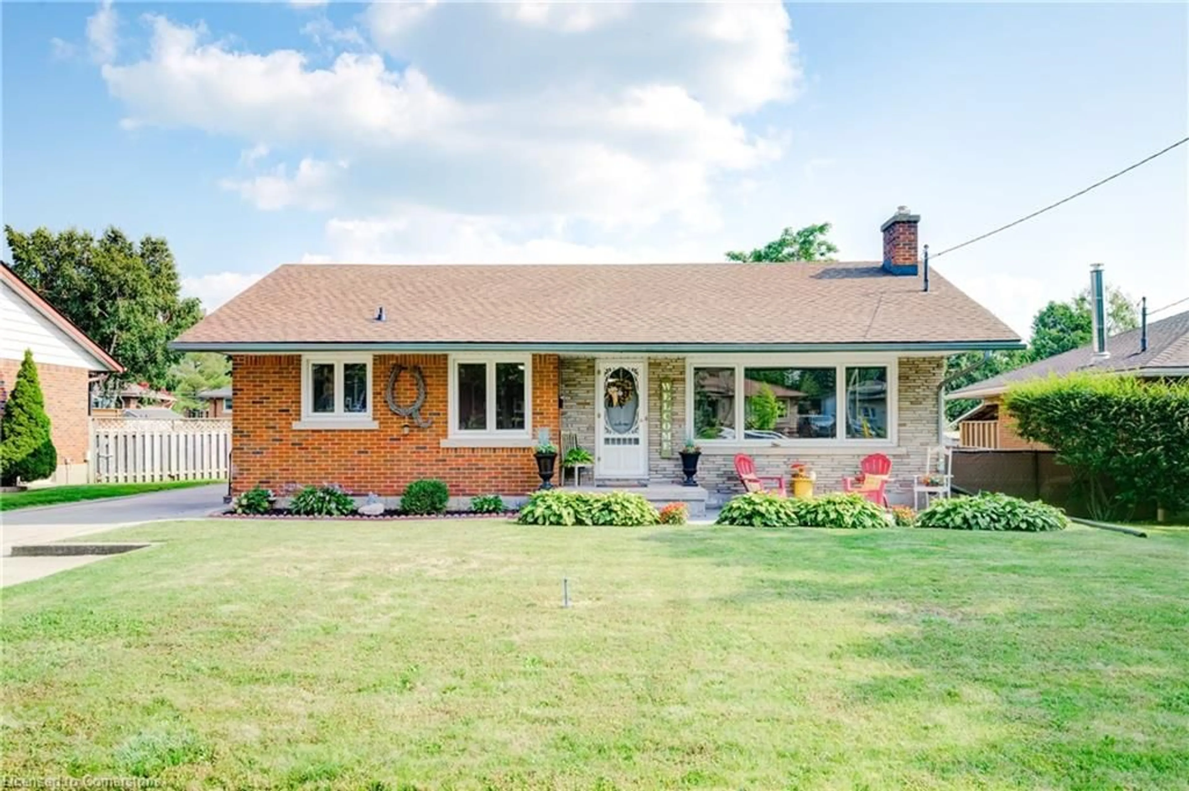 Home with brick exterior material for 215 Brenda Cres, Woodstock Ontario N4S 7R8