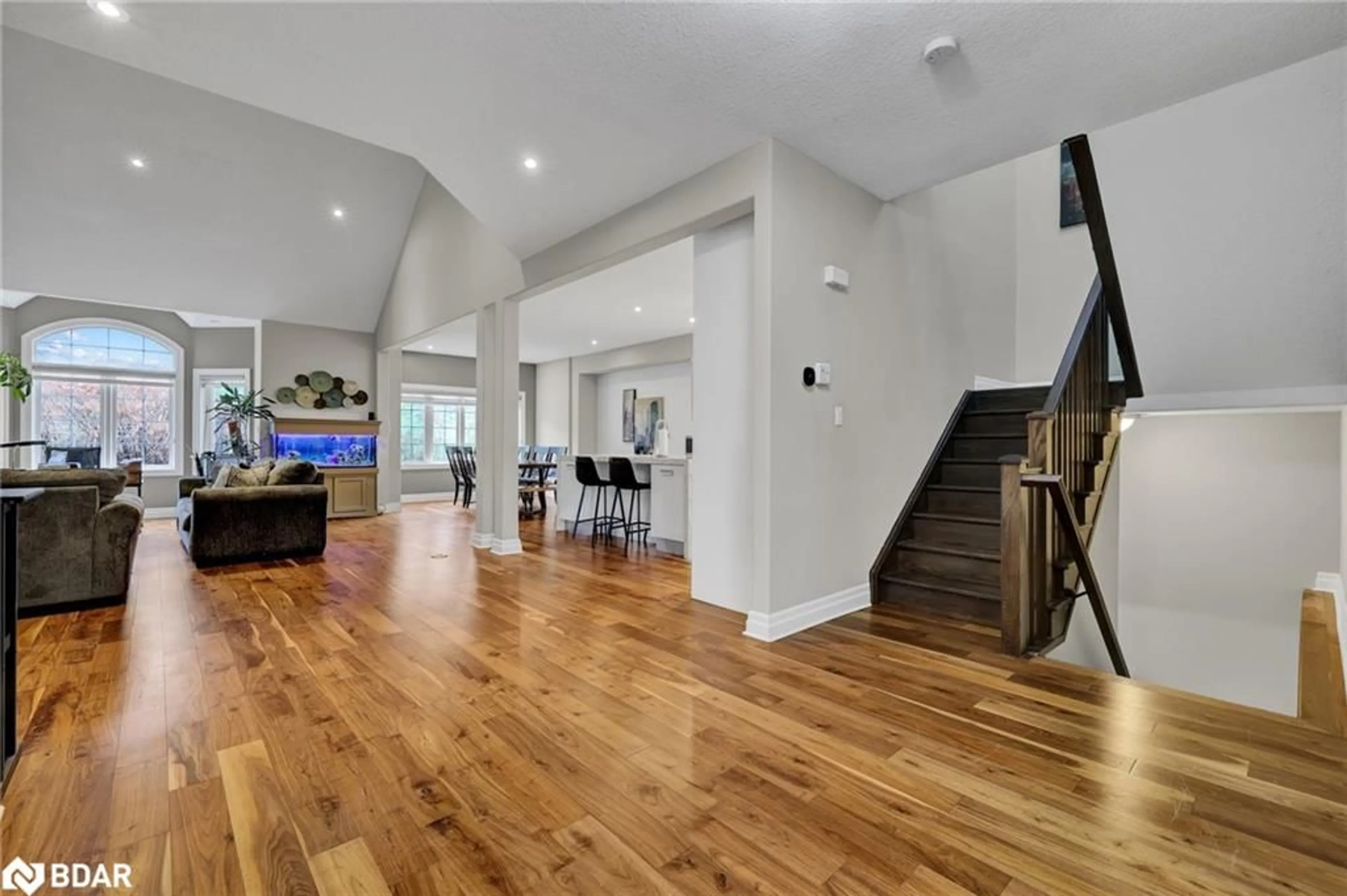 Indoor foyer, wood floors for 60 Dufferin Ave #12, Brantford Ontario N3T 4P5